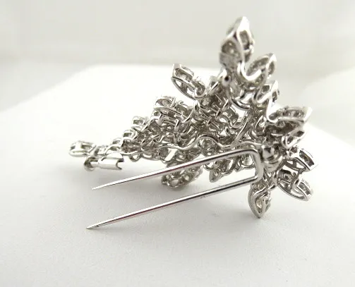 Luxusní brož s 68 přírodními diamanty – 8,80 ct - 5