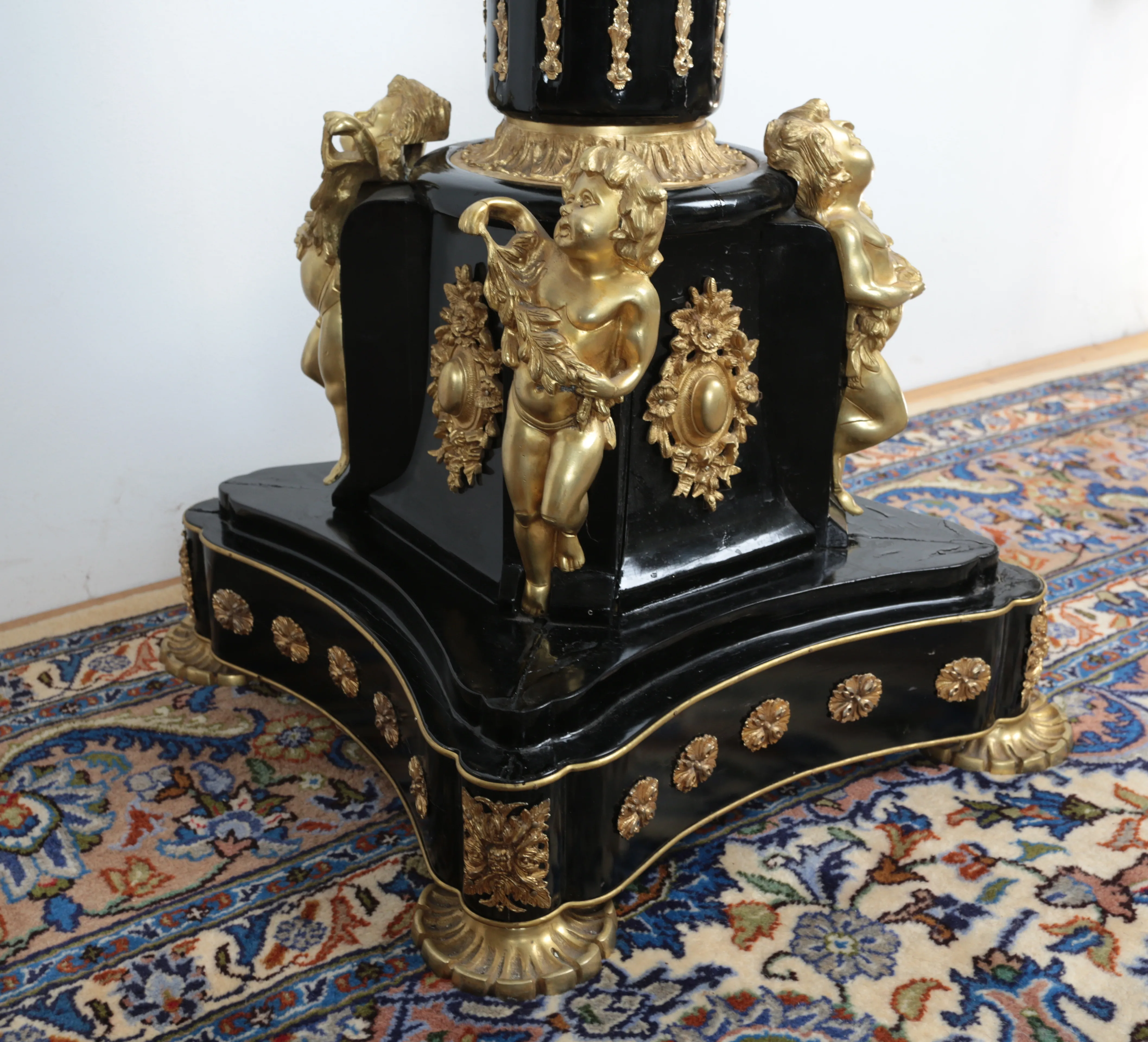 Zámecký / palácový podstavec s putti - 7