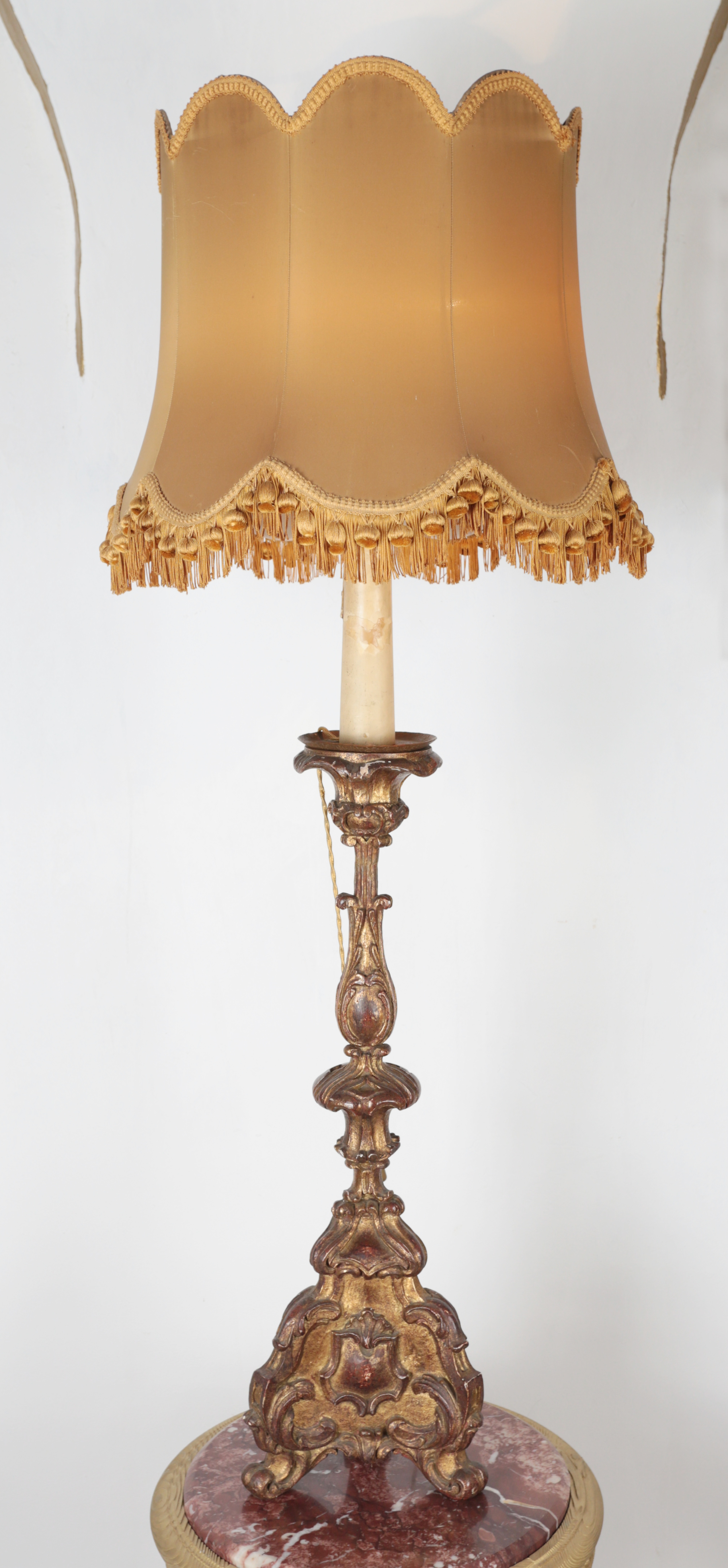Barokní dřevěný svícen – Lampa