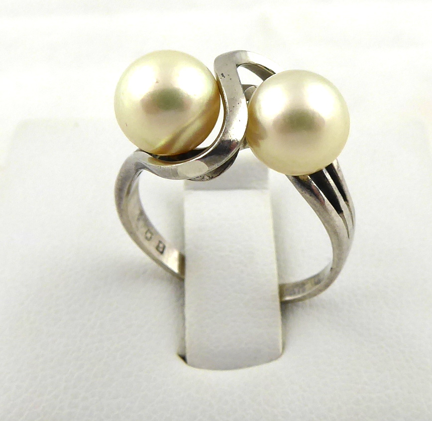 Mikimoto, Japonsko – Prsten s 2 mořskými perlami
