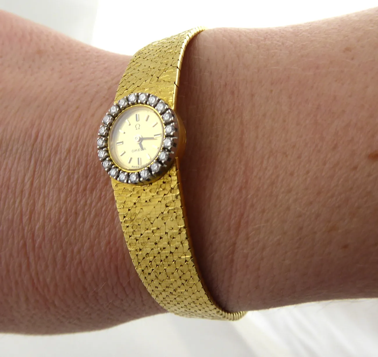 Omega – Zlaté plesové dámské hodinky s brilianty - 8