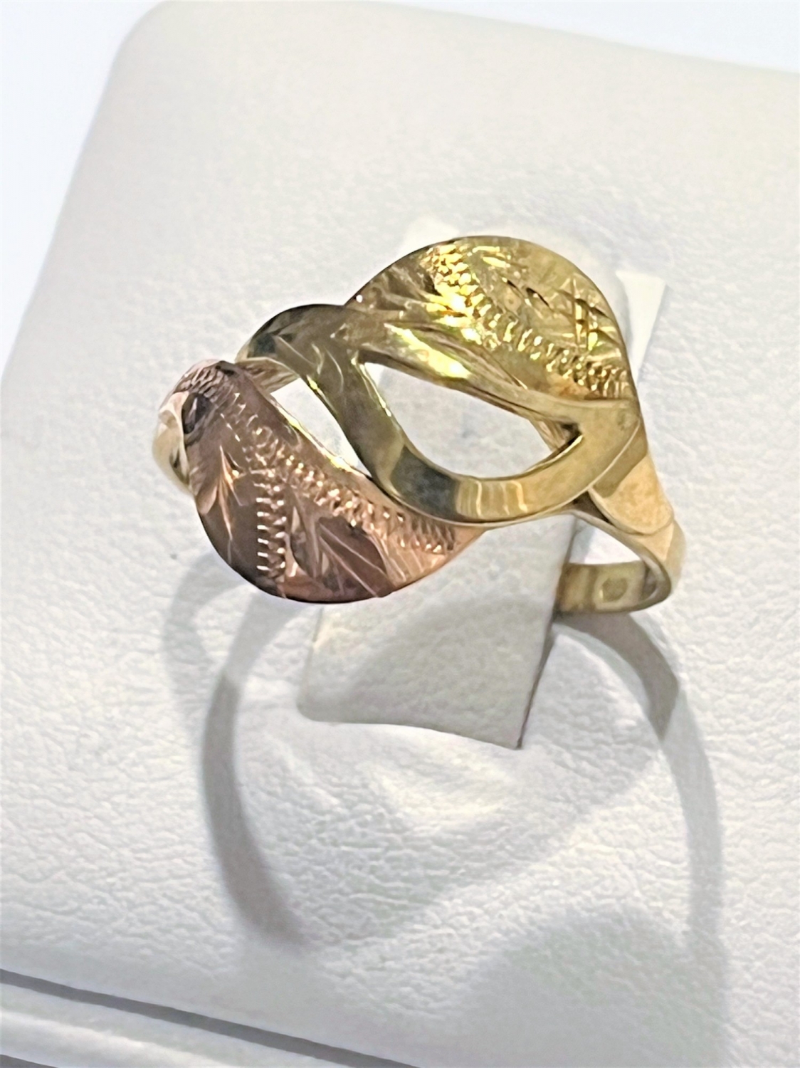 Zlatý prsten z růžového a žlutého 14 karátového zlata