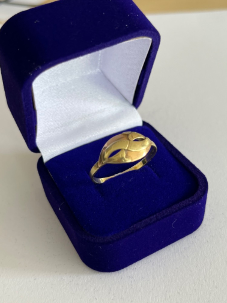 Zlatý prsten ze 14 karátového zlata -velká velikost