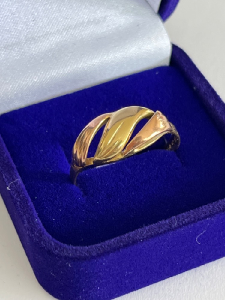 Zlatý prsten ze 14 karátového zlata – punc Čejka, 2,48 gr