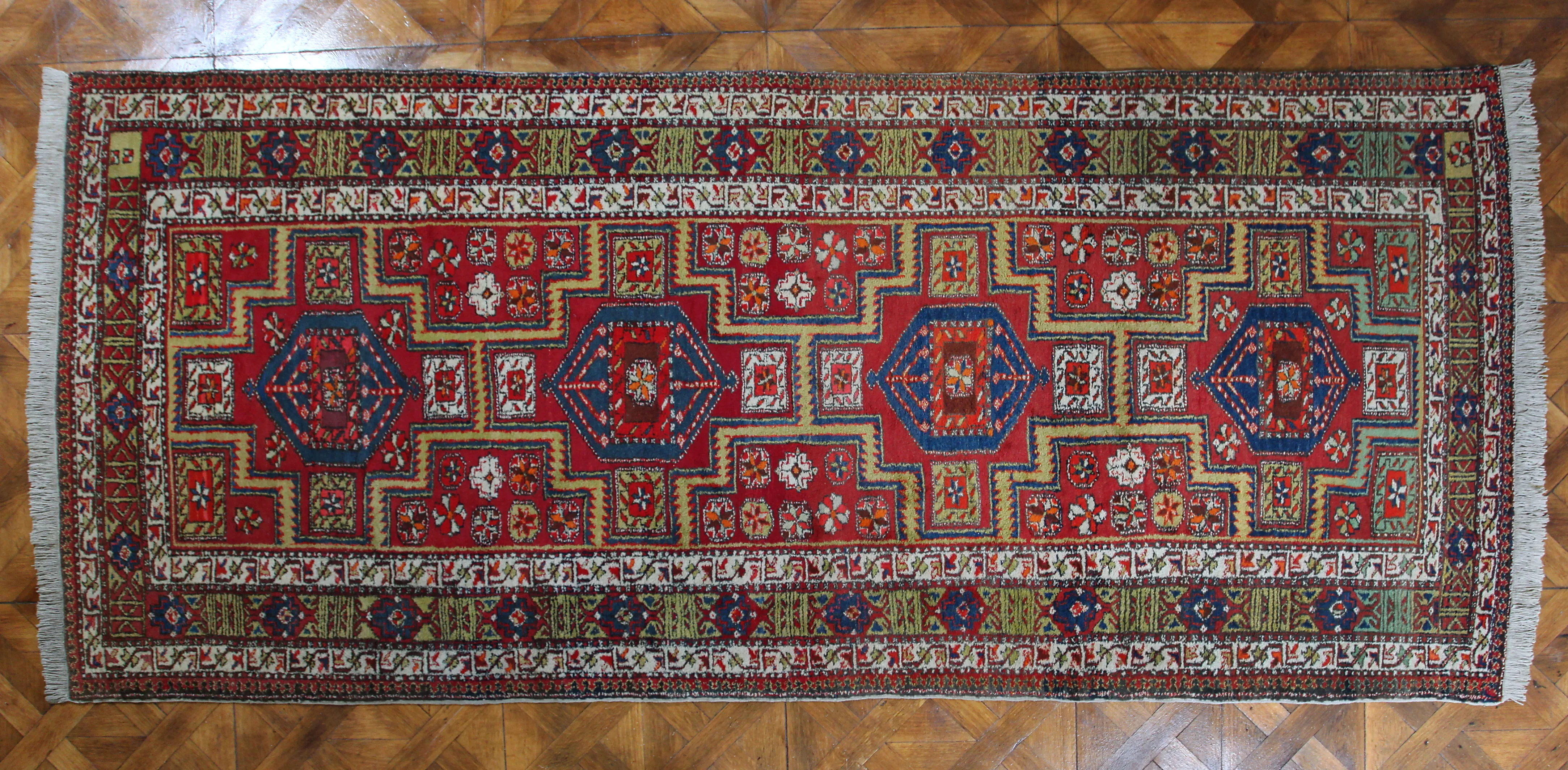 Perský koberec Beluch 372 x 161 cm