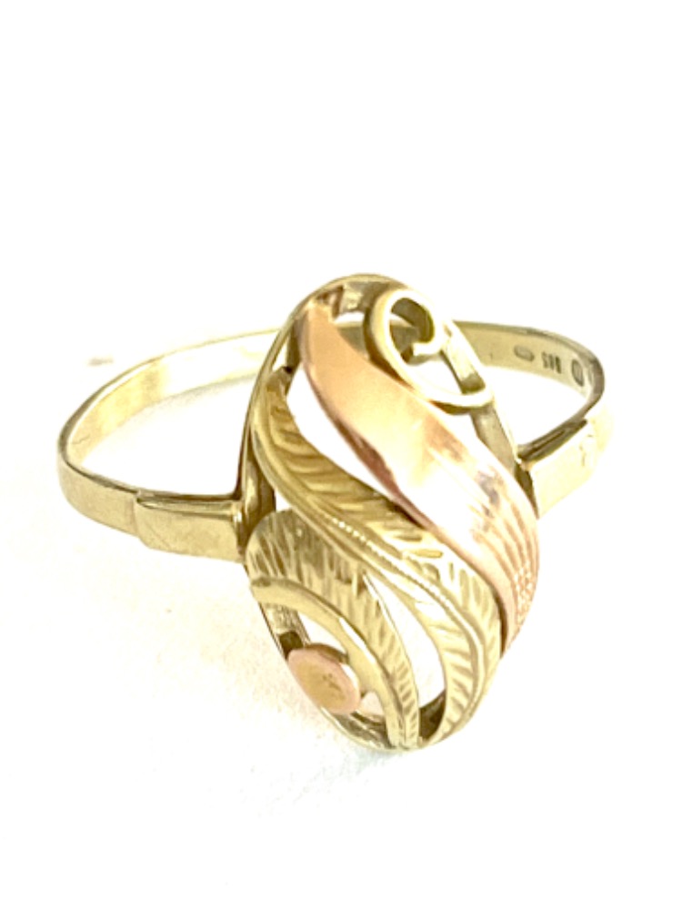 Zlatý prsten ze 14 karátového zlata- váha 2,74 gramů