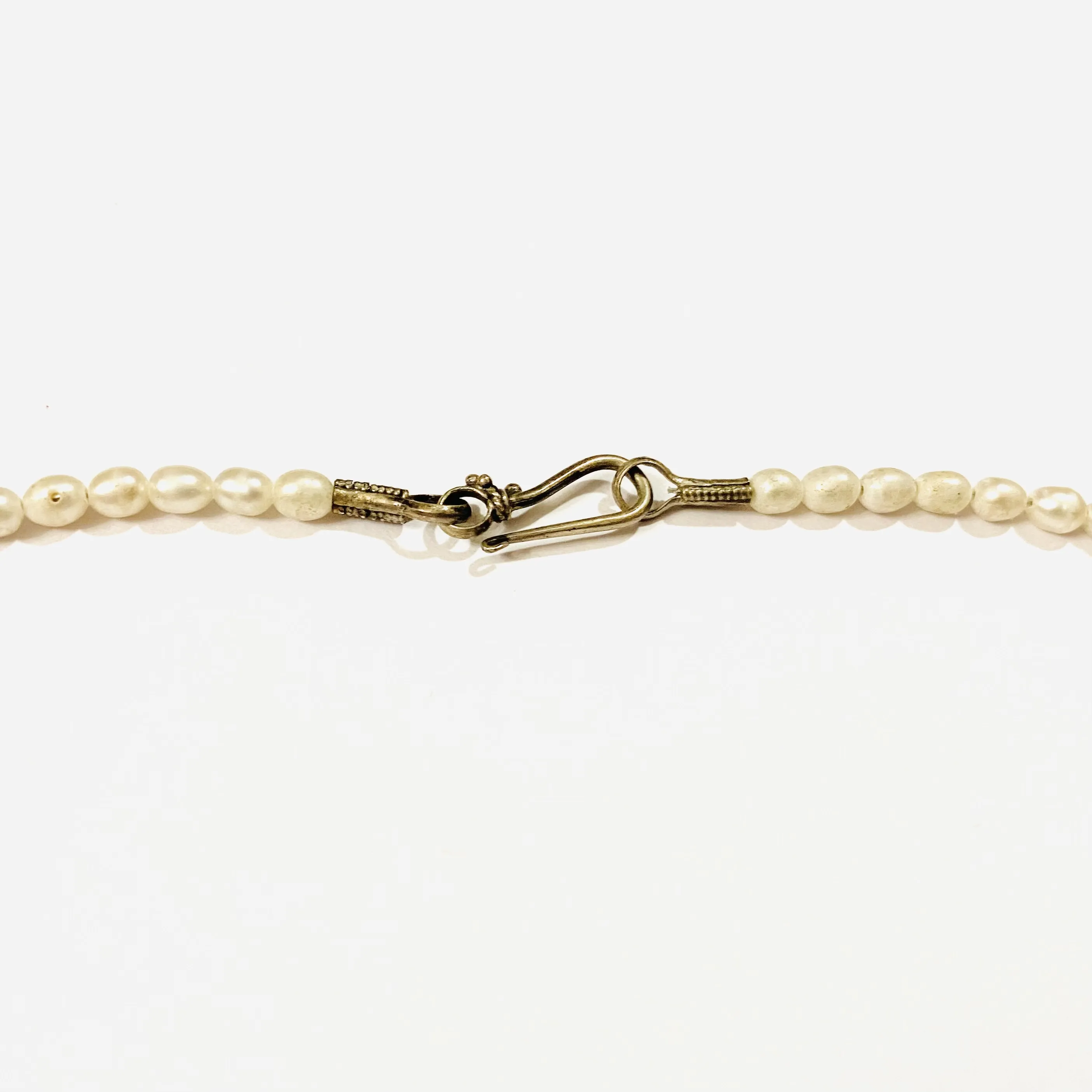 Perlový náhrdelník se stříbrnými ověsky s chalcedony - 3
