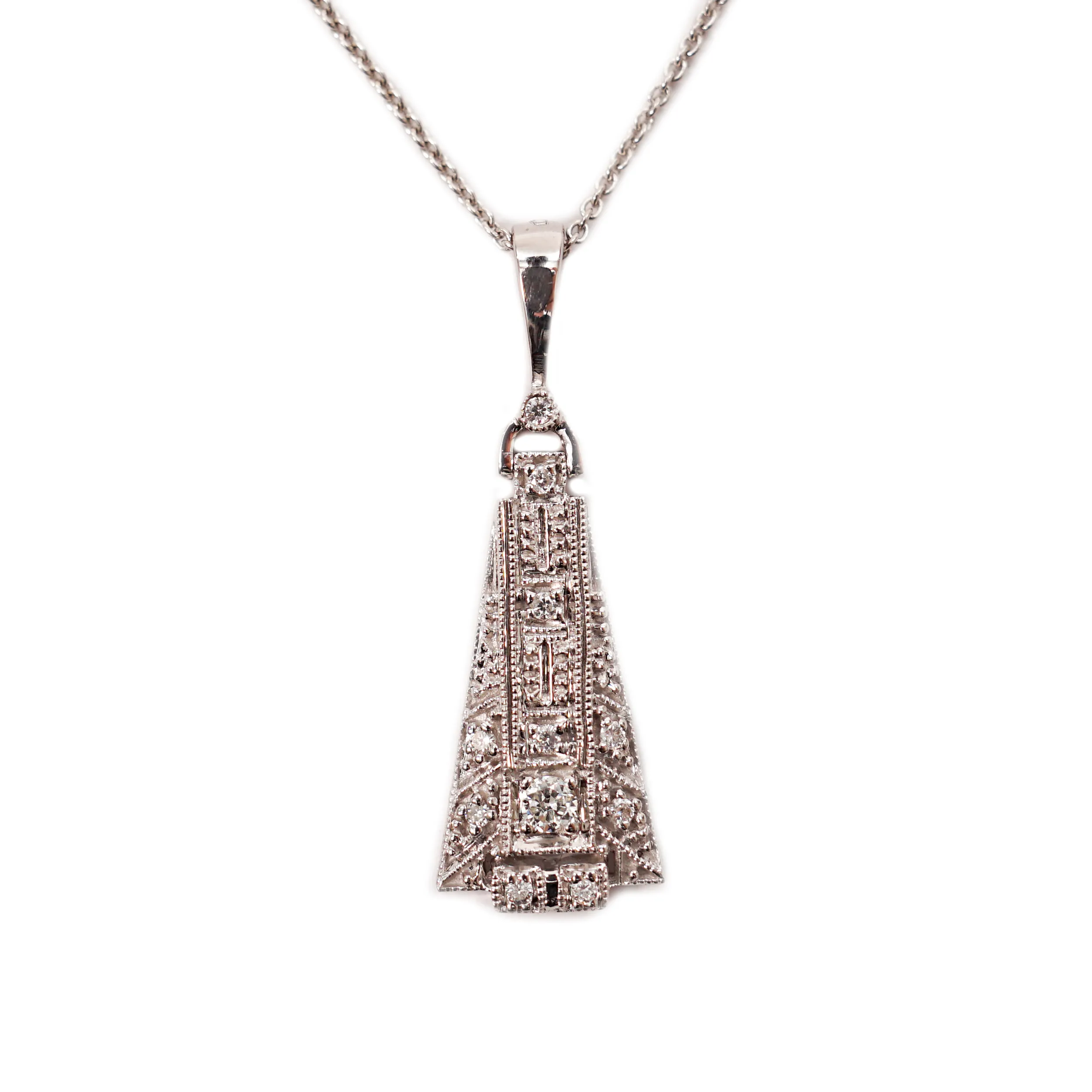 Zlatý přívěsek s diamanty ve stylu art deco