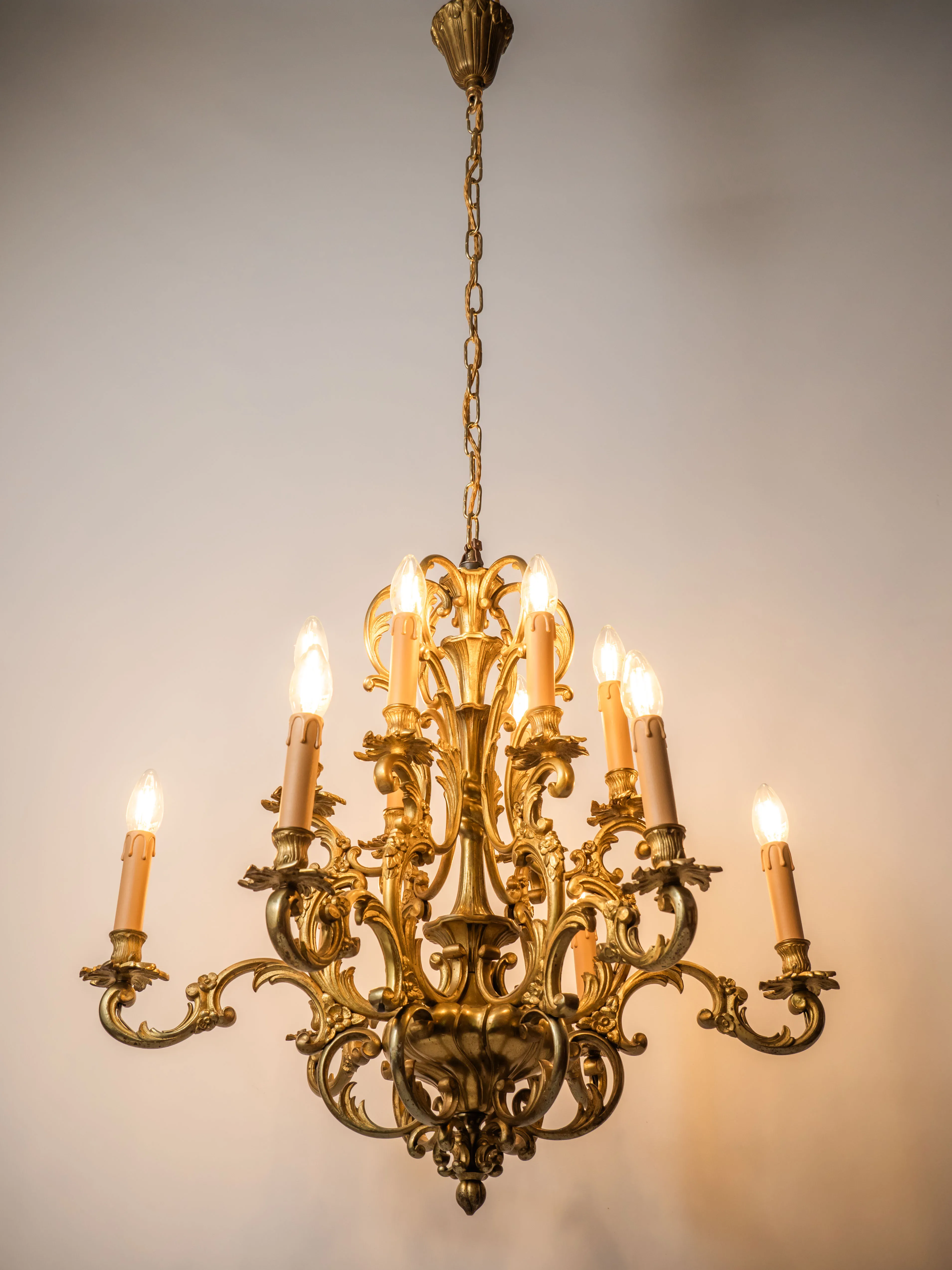 Velký bronzový lustr z dílen Maison Lucien Gau Paris - 15