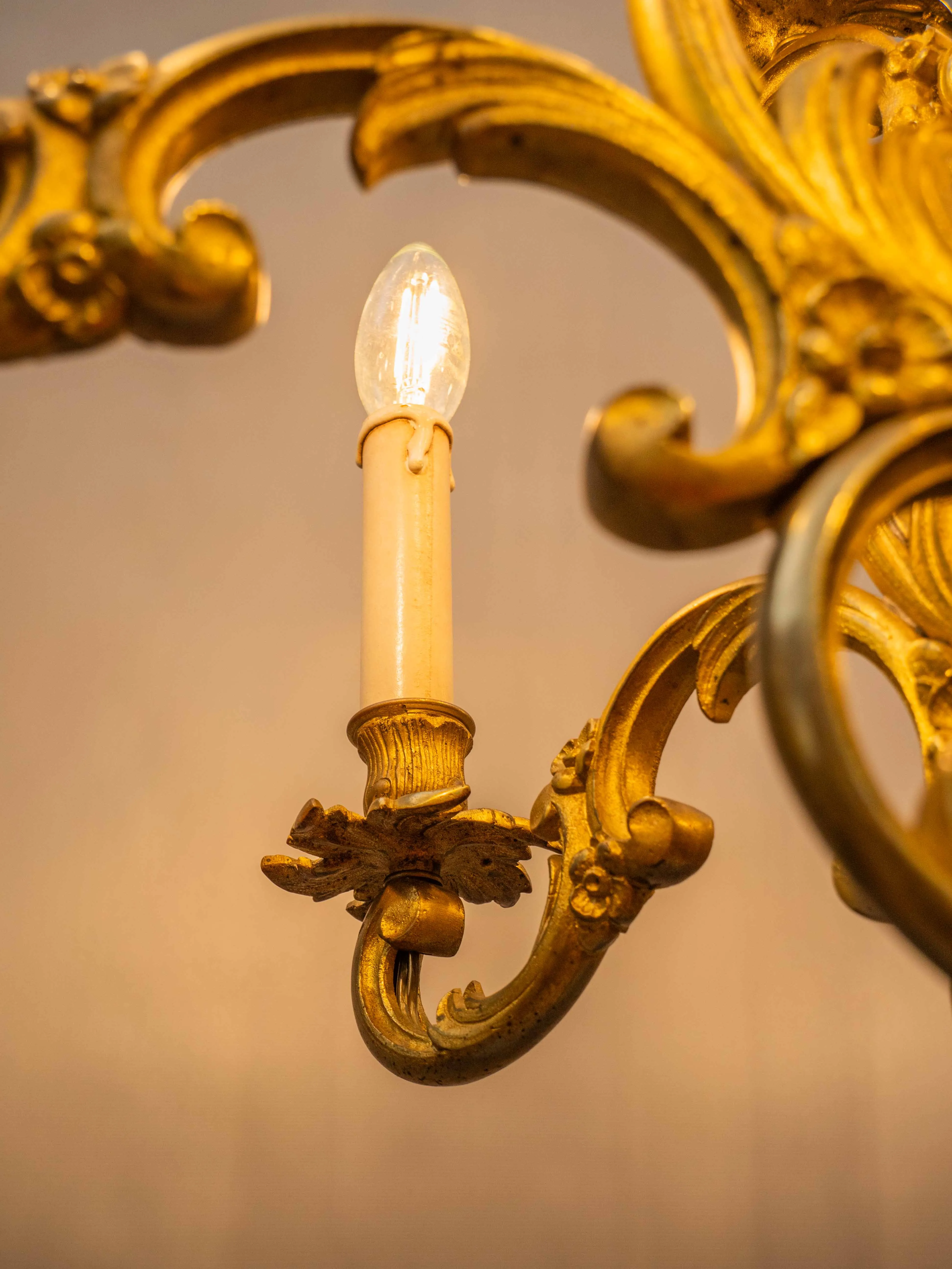 Velký bronzový lustr z dílen Maison Lucien Gau Paris - 14