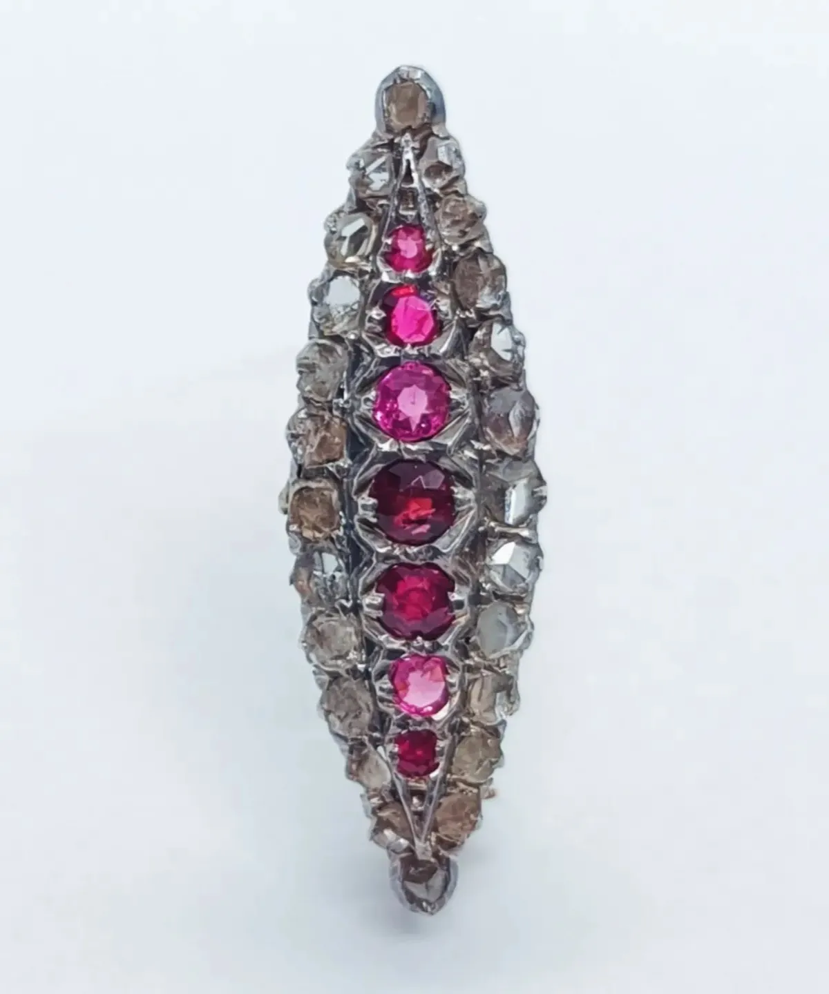 Brož s přírodními rubíny a diamanty - 5