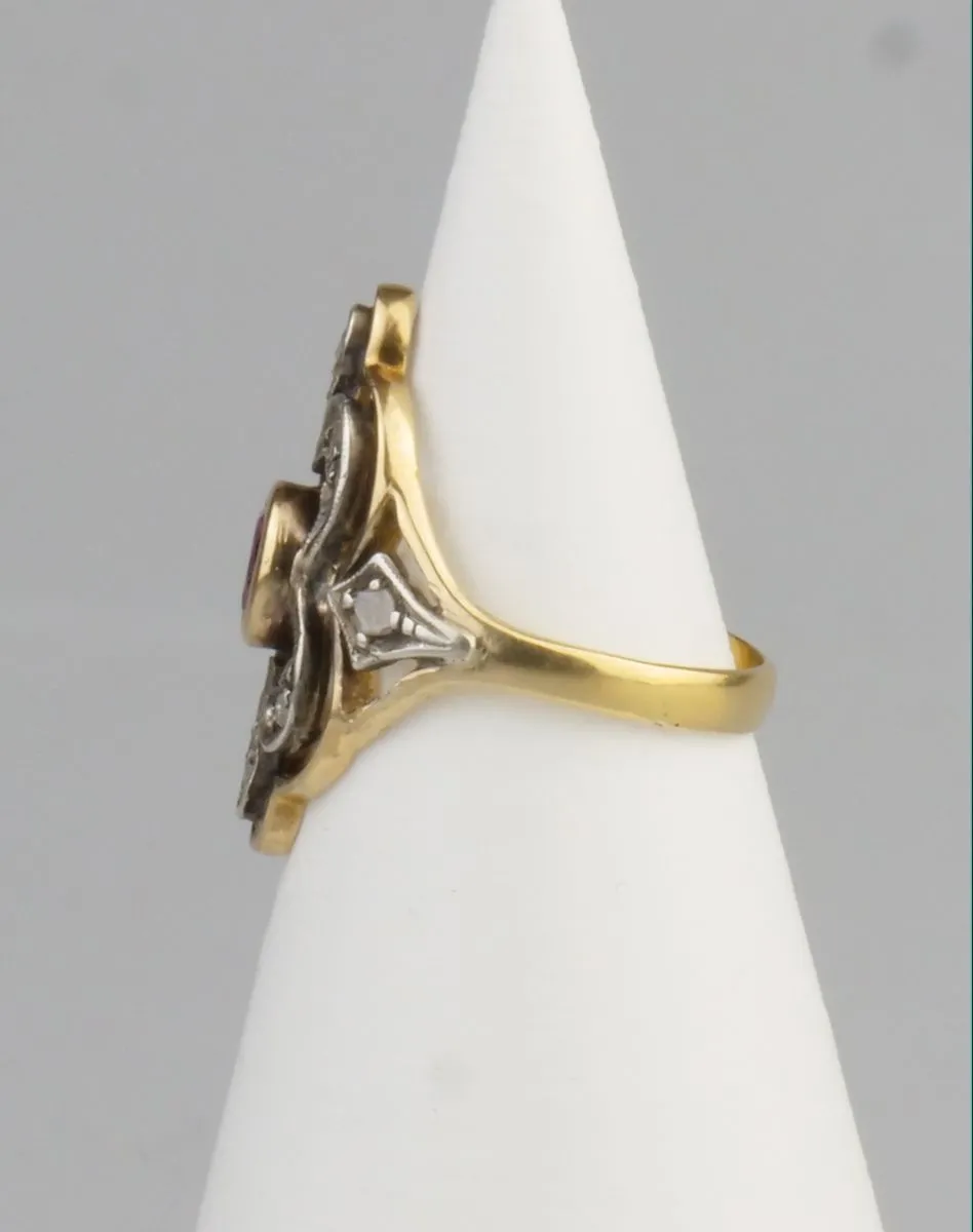 Zlatý prsten s rubínem a diamanty - 3
