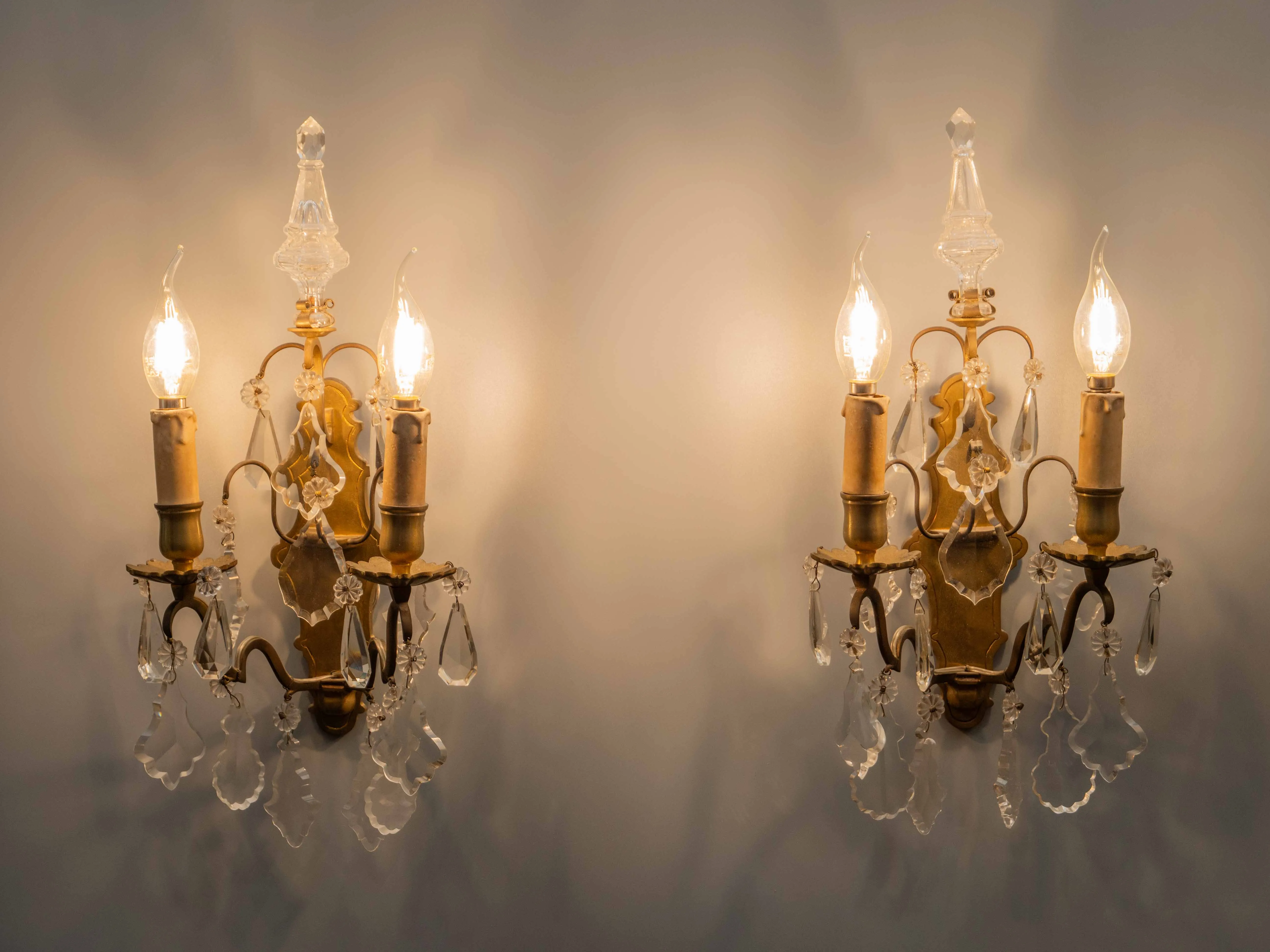 Párové nástěnné lampy z bronzu s křišťálovými ověsy - 2