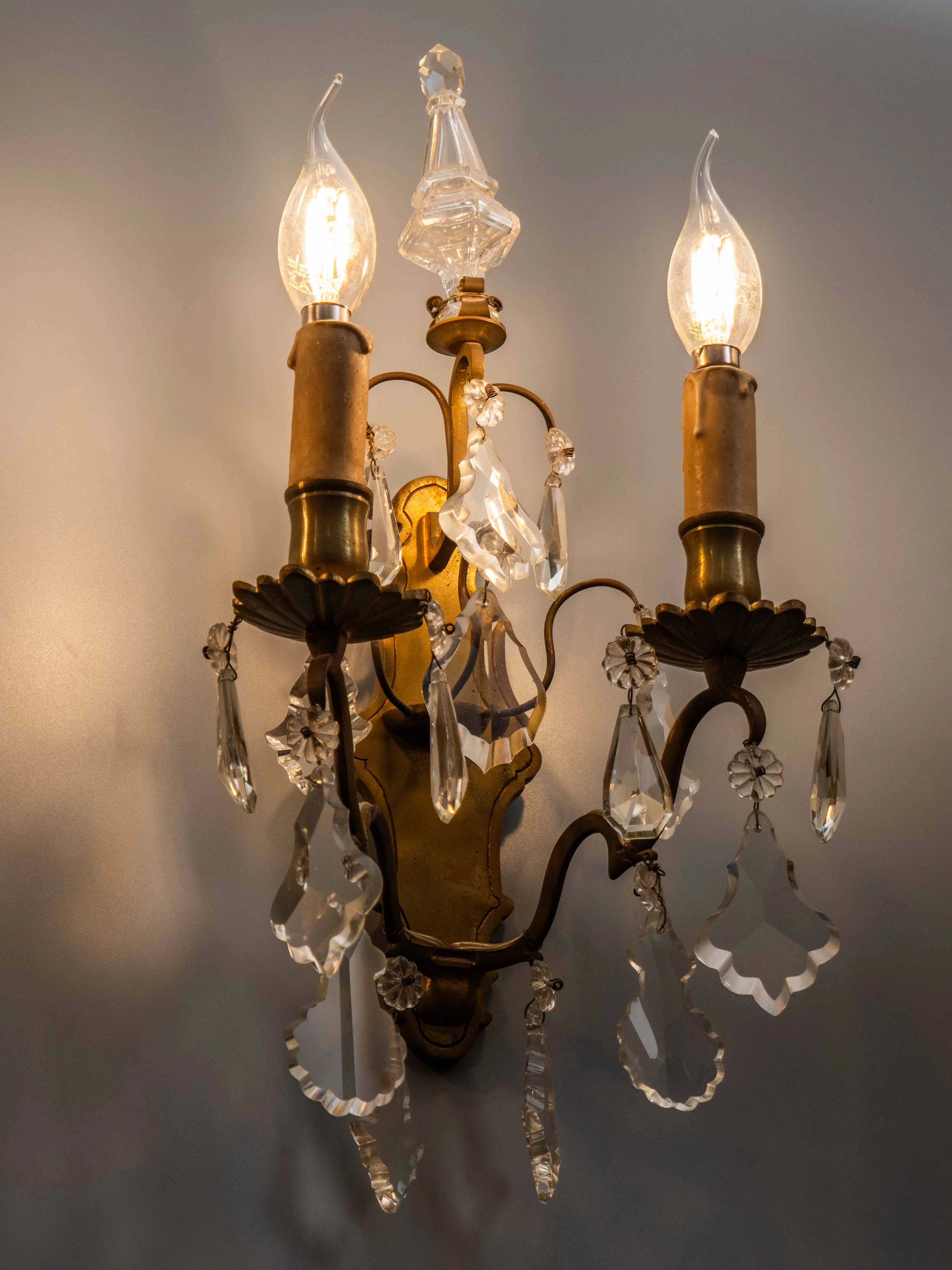 Párové nástěnné lampy z bronzu s křišťálovými ověsy - 5
