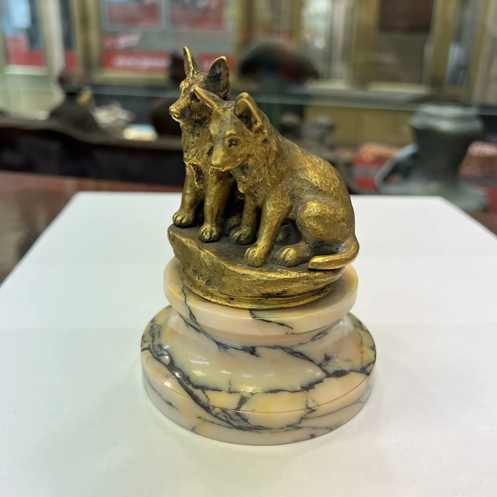 BRONZ – DVA VLČÁCI - 3