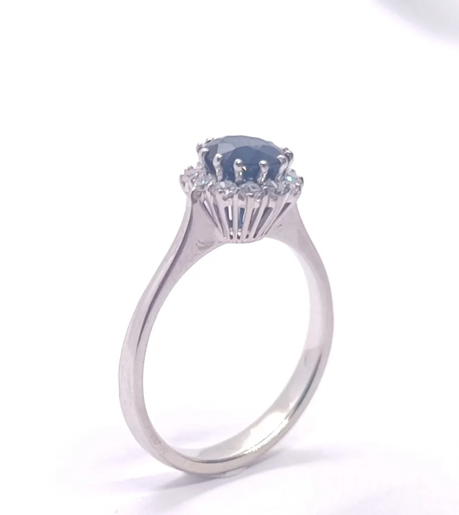 Zlatý prsten se safírem a diamanty - 3