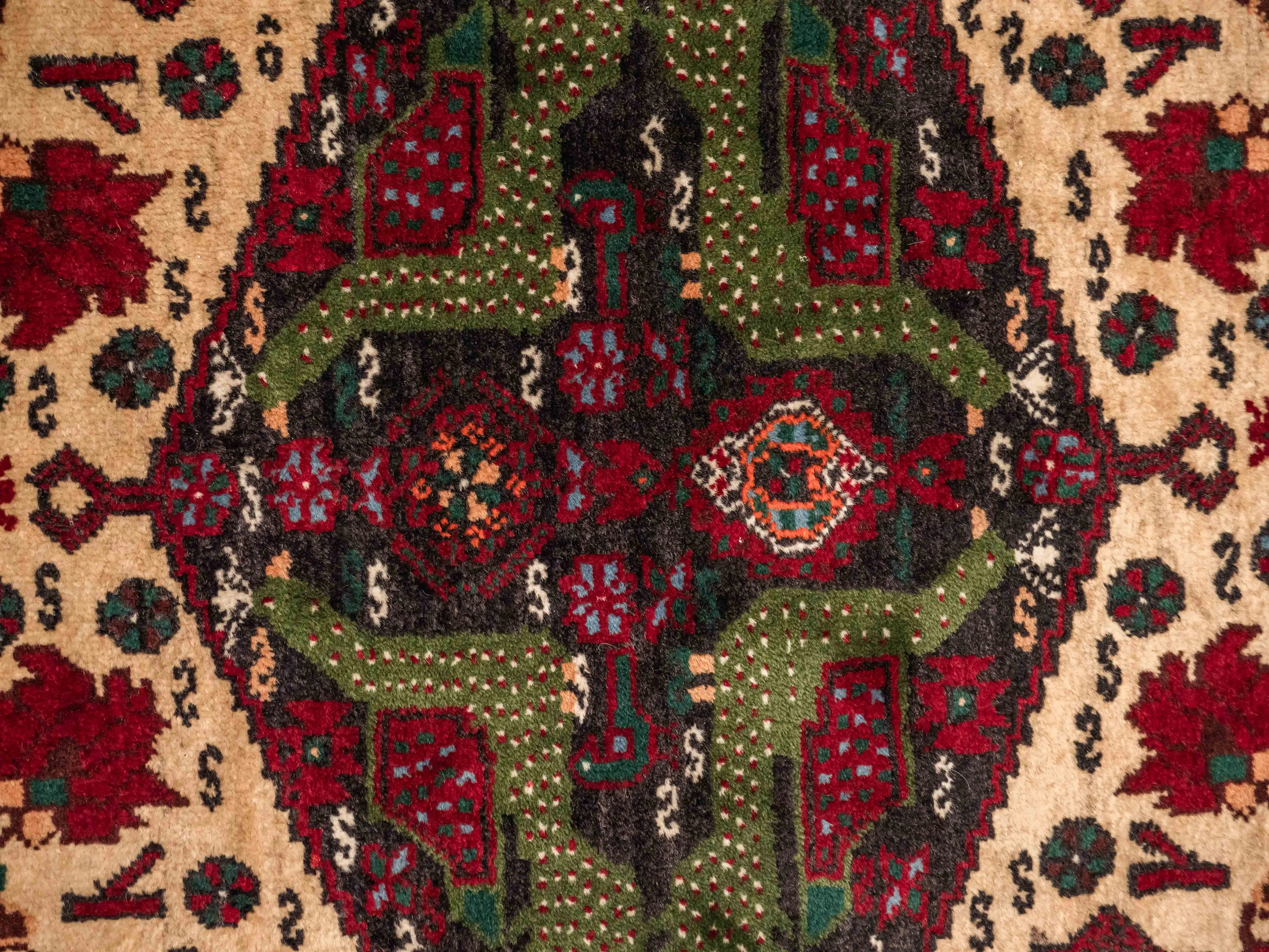 Perský kobereček s pávy / předložka Afshar 100 X 69 cm - 2