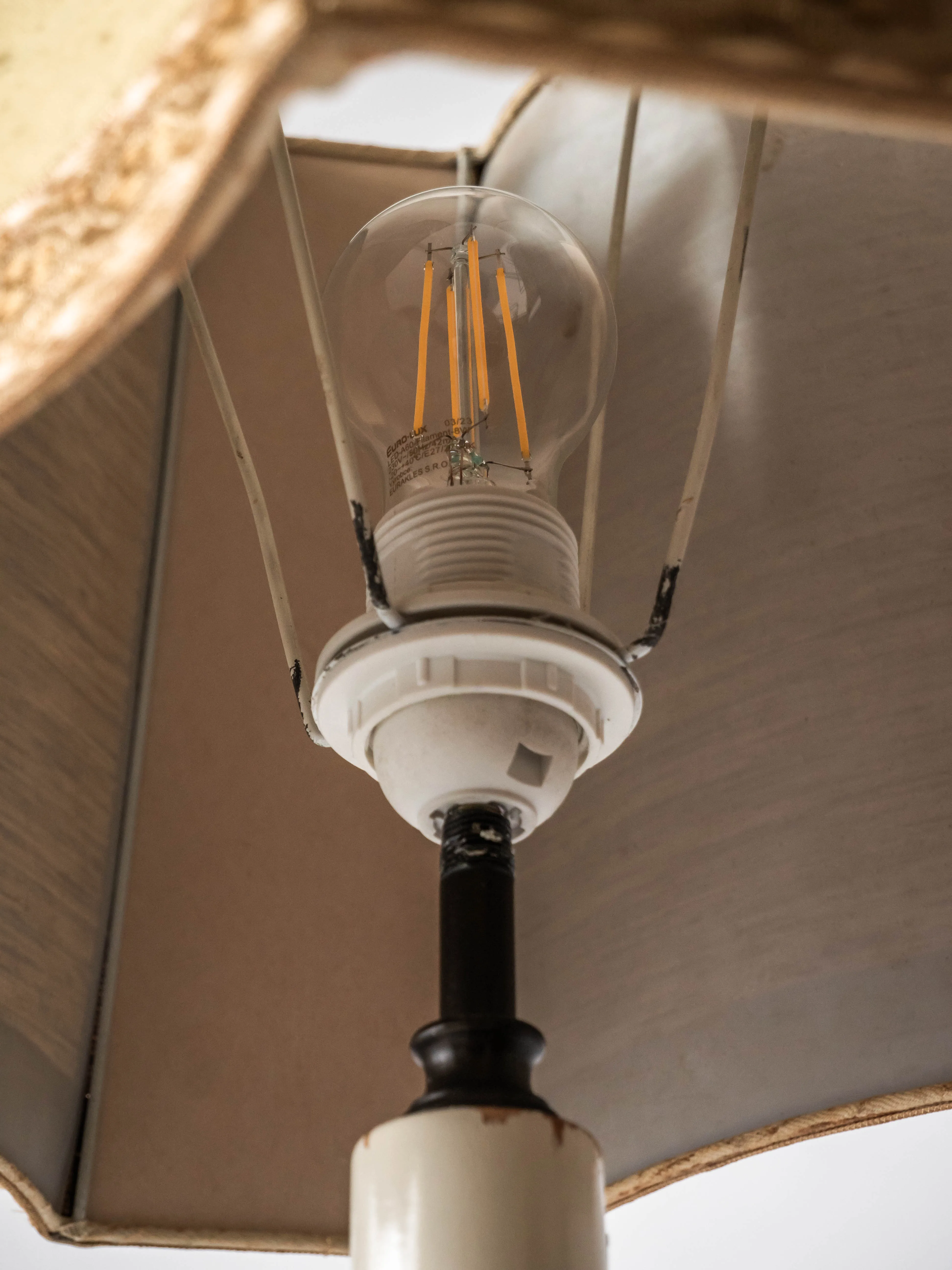 Úzká stojací lampa v barokním stylu - 9