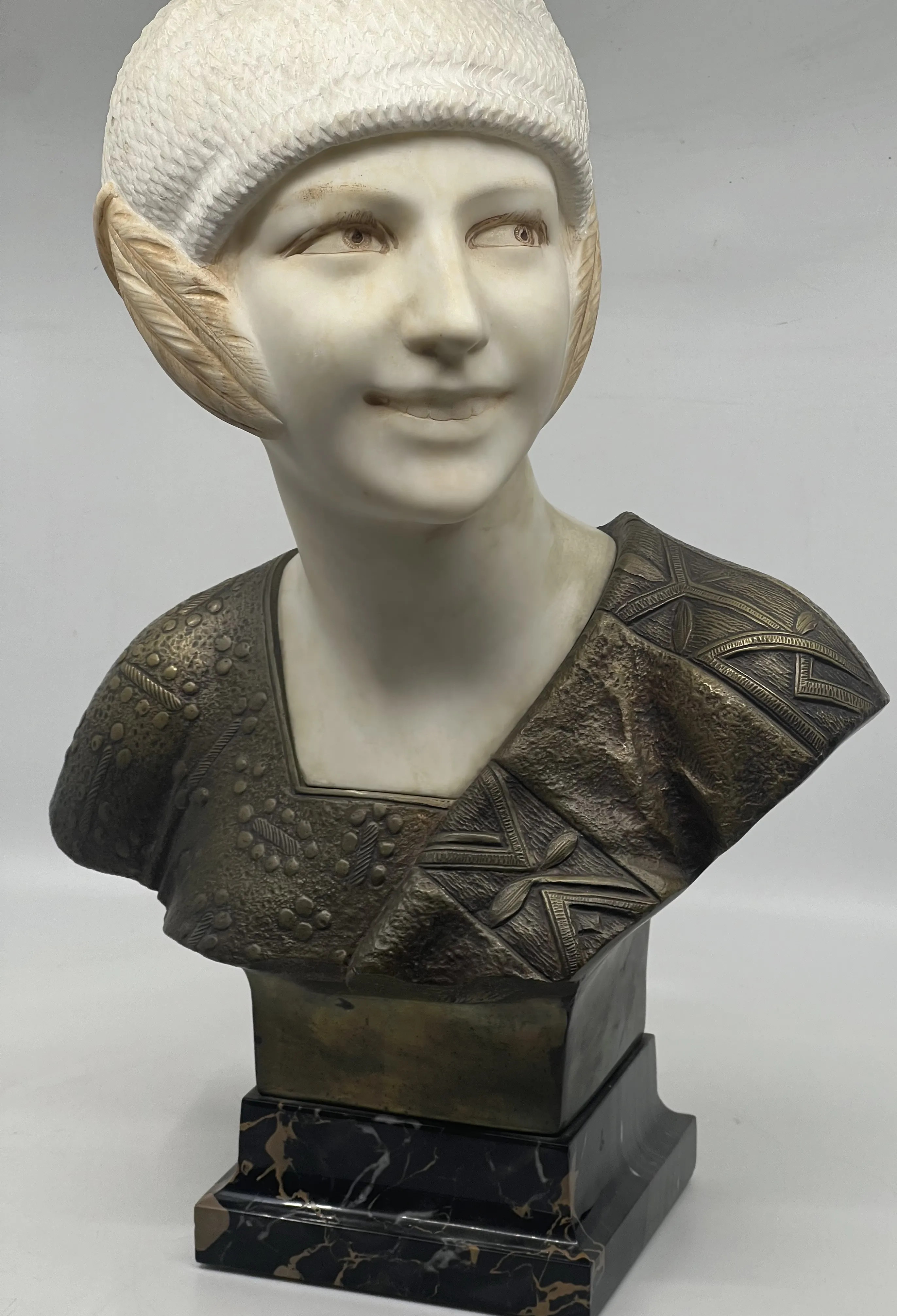 Dívčí busta mramor a bronz – signovaná A. Trefoloni - 8
