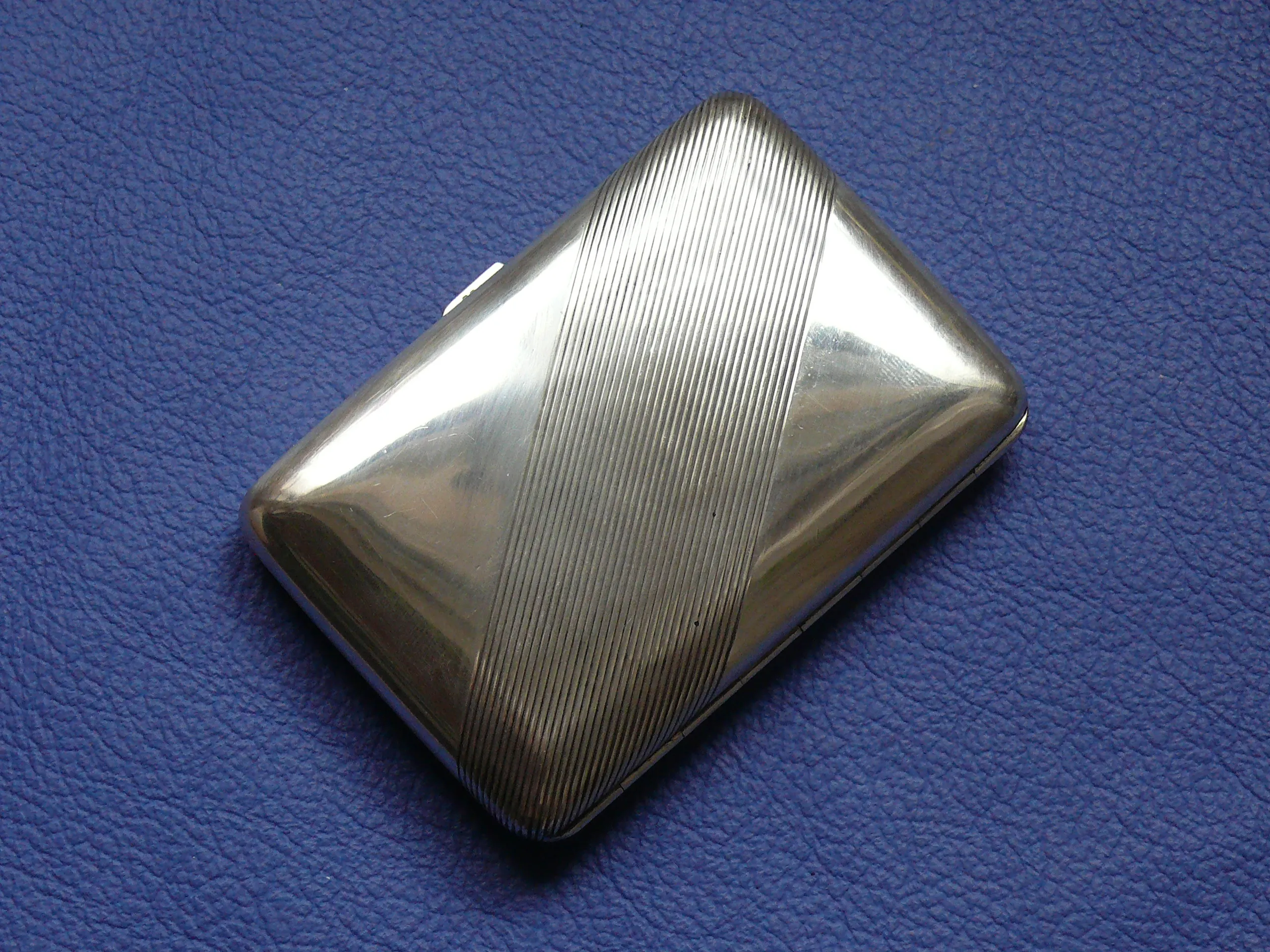 Stříbrná tabatěrka - 2