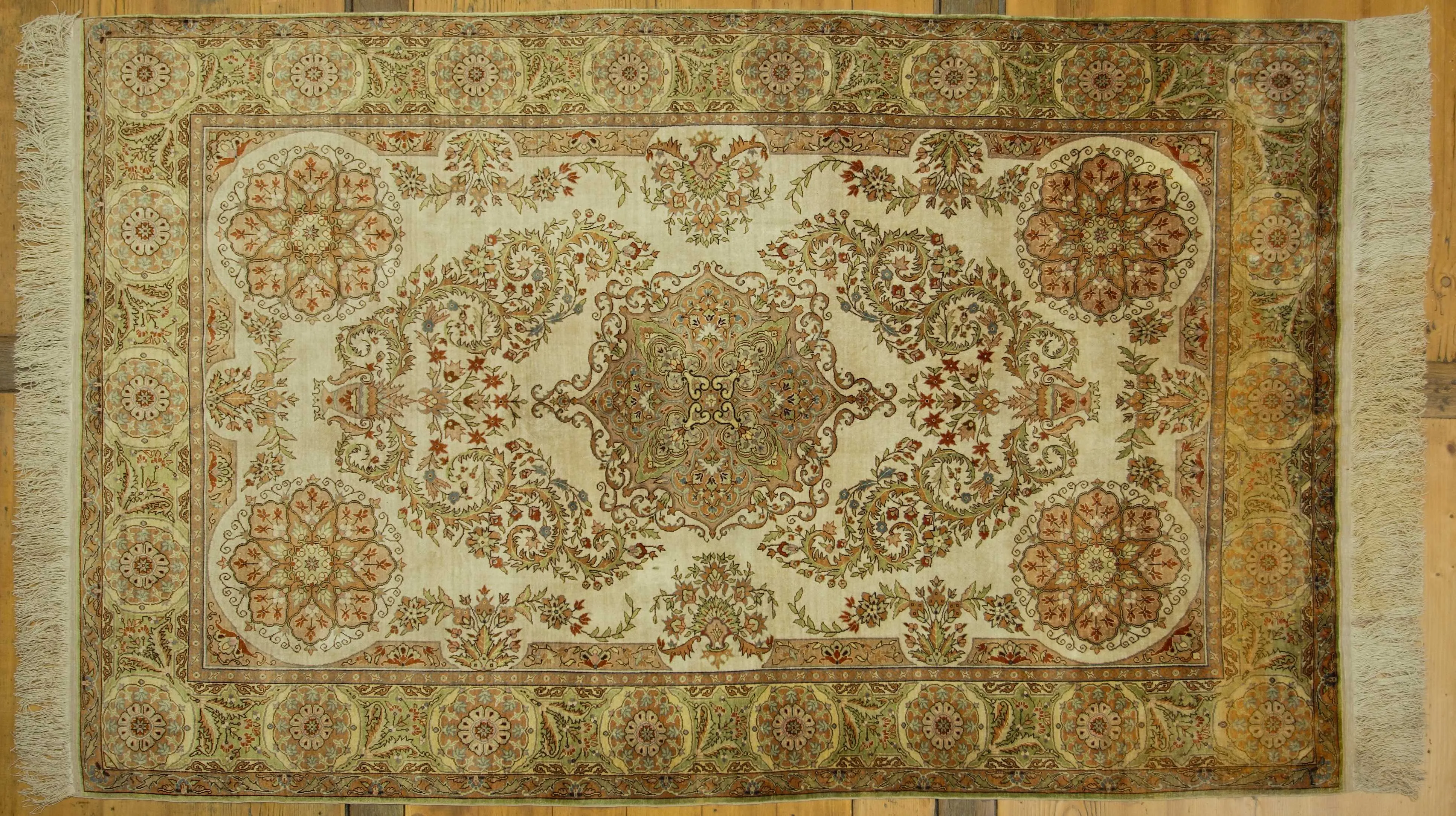 Celohedvábný koberec Hereke 231 X 134 cm - 1