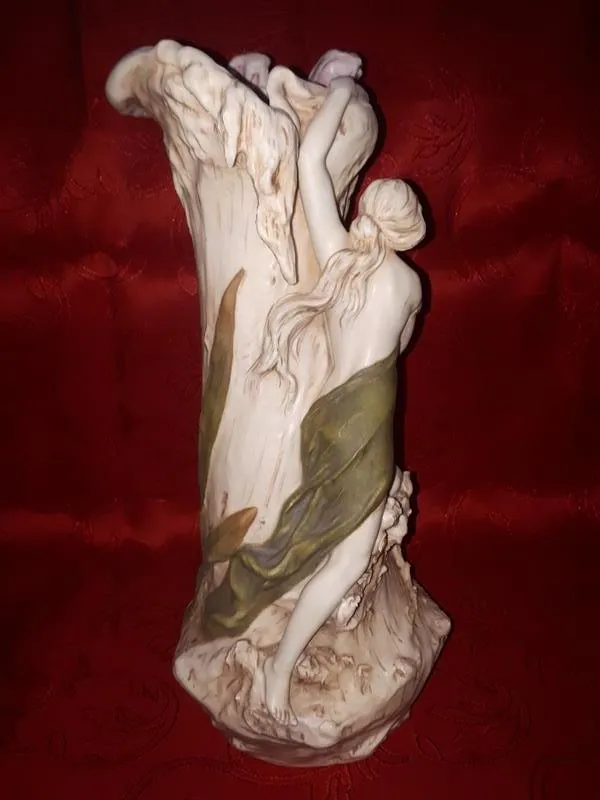 ROYAL DUX, SECESNÍ FIGURÁLNÍ VÁZA S DÍVKOU - 2