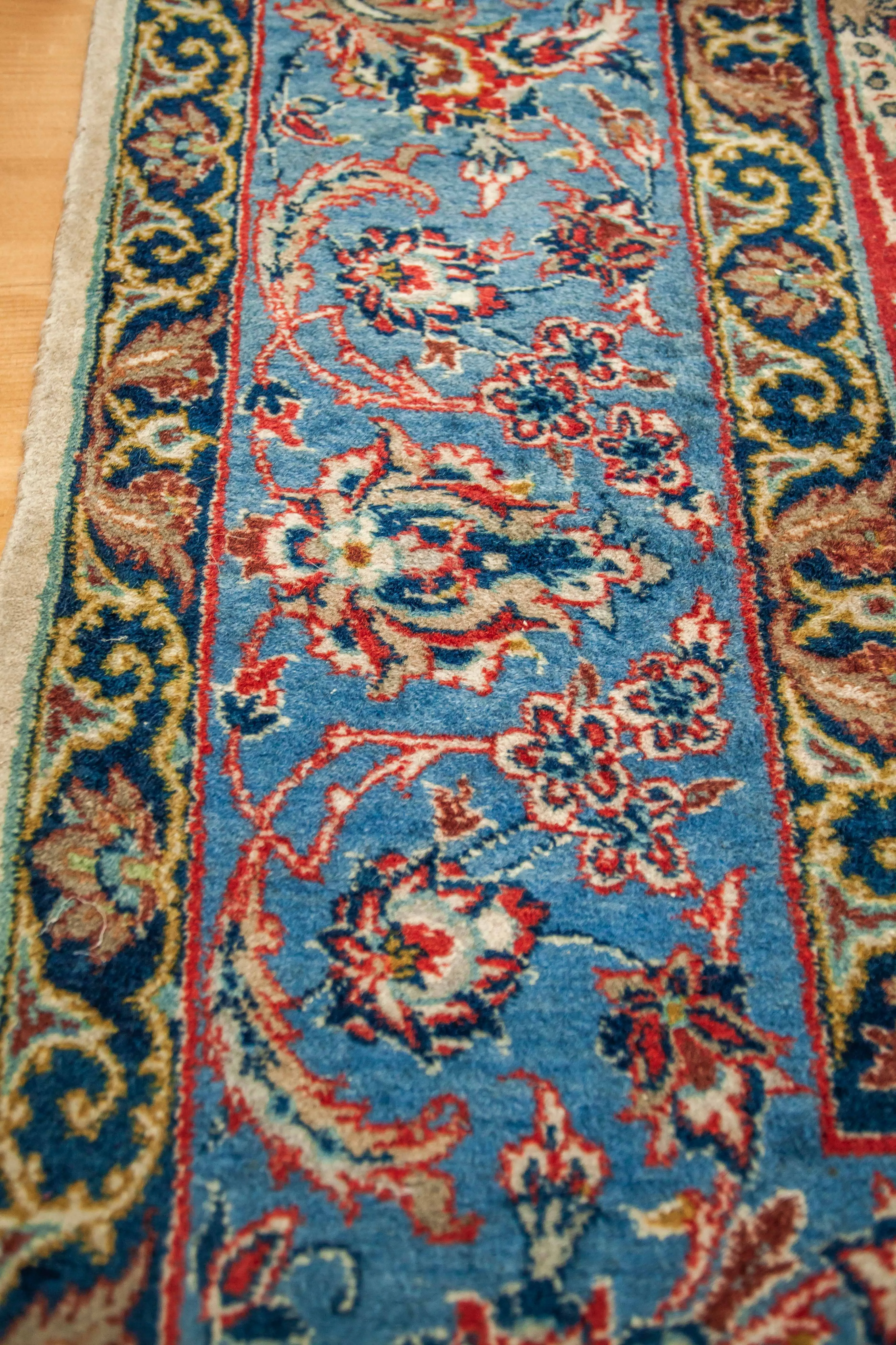 Perský koberec Isfahan signovaný 260 x 153 cm - 2