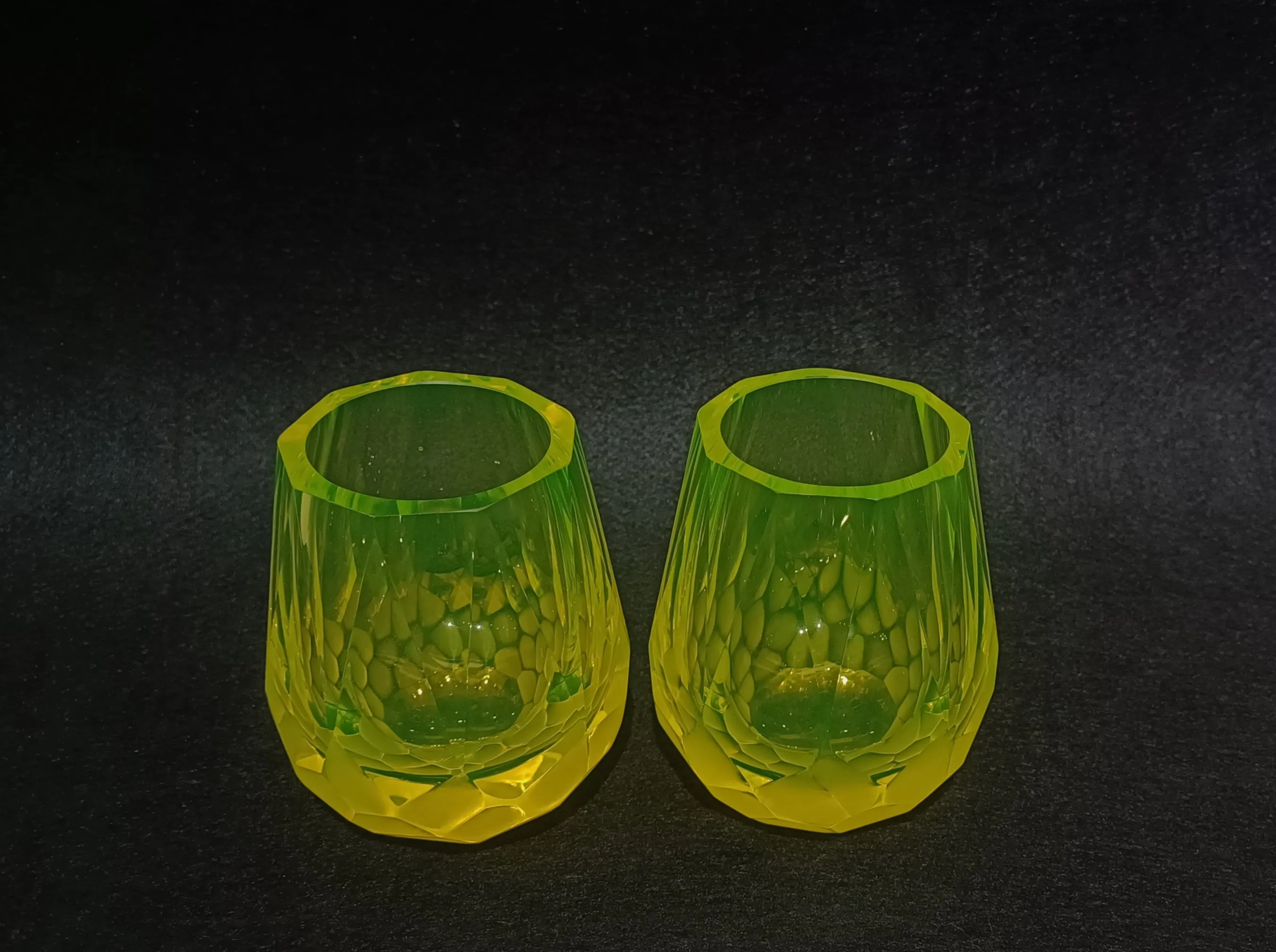 Rony Plesl – Cubism uran glass - 8