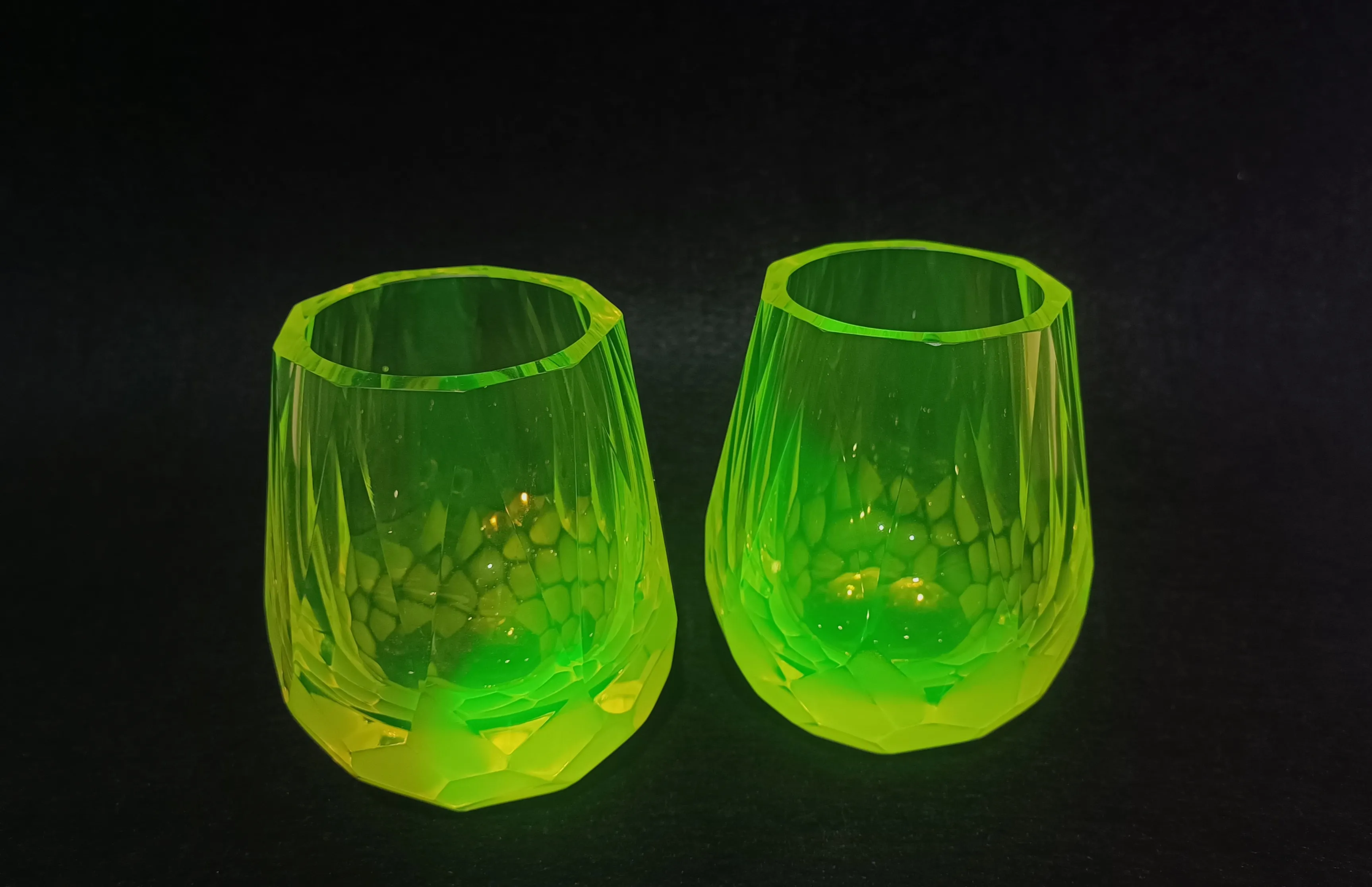 Rony Plesl – Cubism uran glass - 9