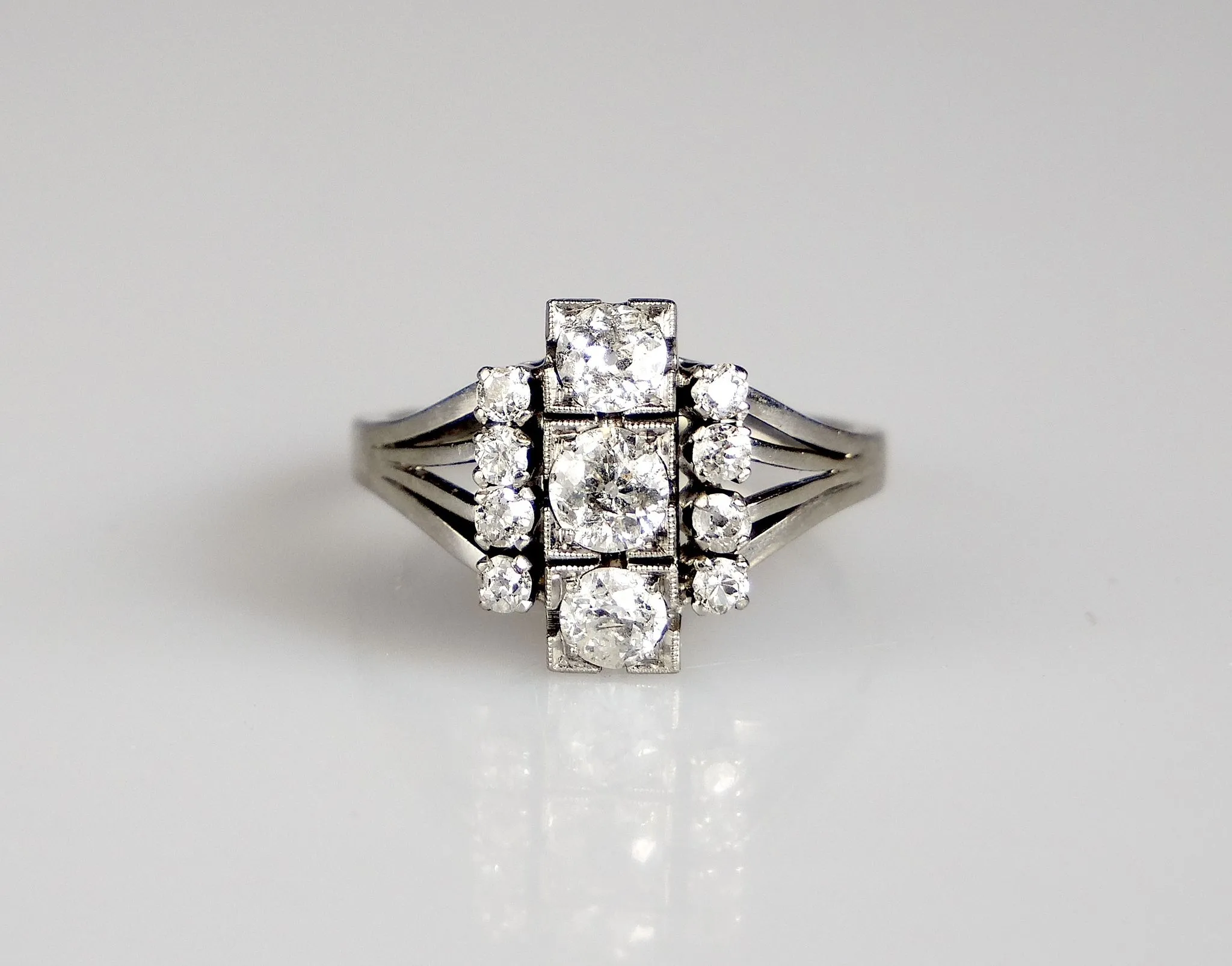 Zlatý art-deco prsten s diamanty