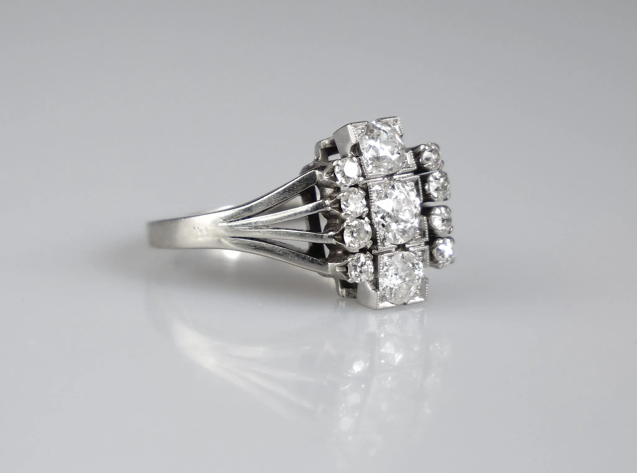 Zlatý art-deco prsten s diamanty - 2