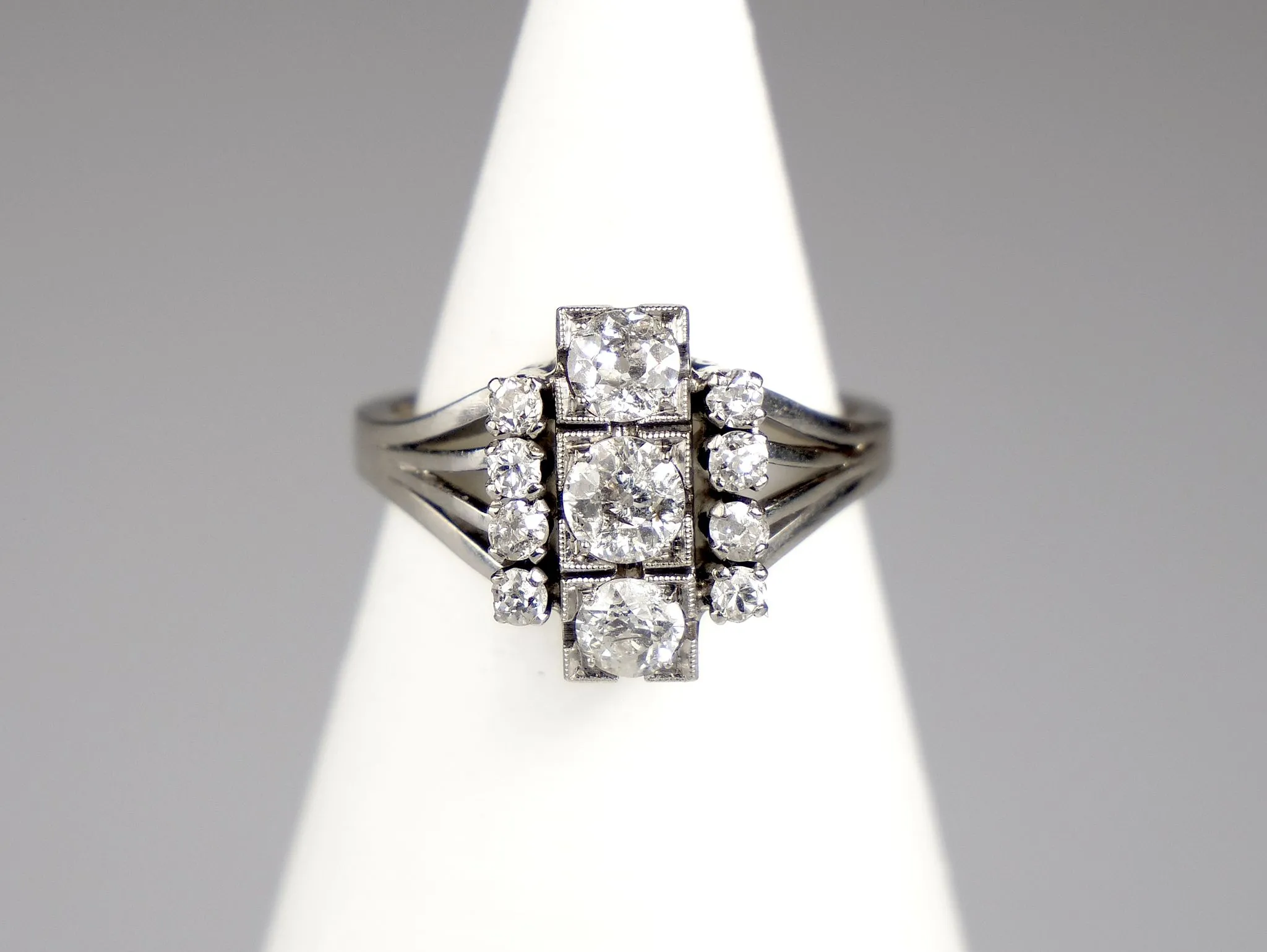 Zlatý art-deco prsten s diamanty - 3