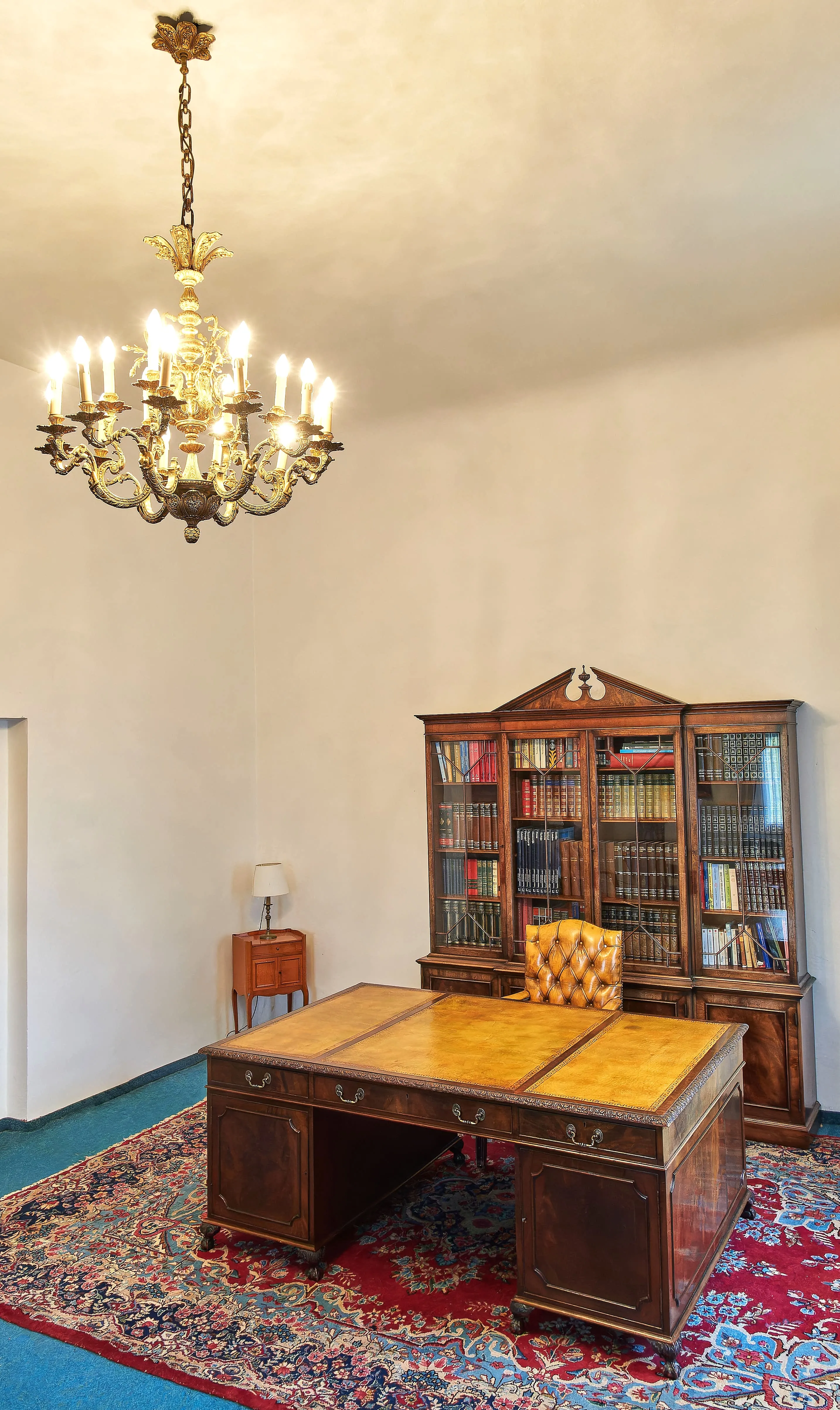 Starožitný velký psací stůl Chippendale vyřezávaný - 14