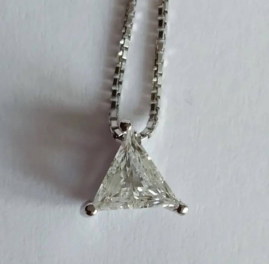 Zlatý náhrdelník s diamantem - 5