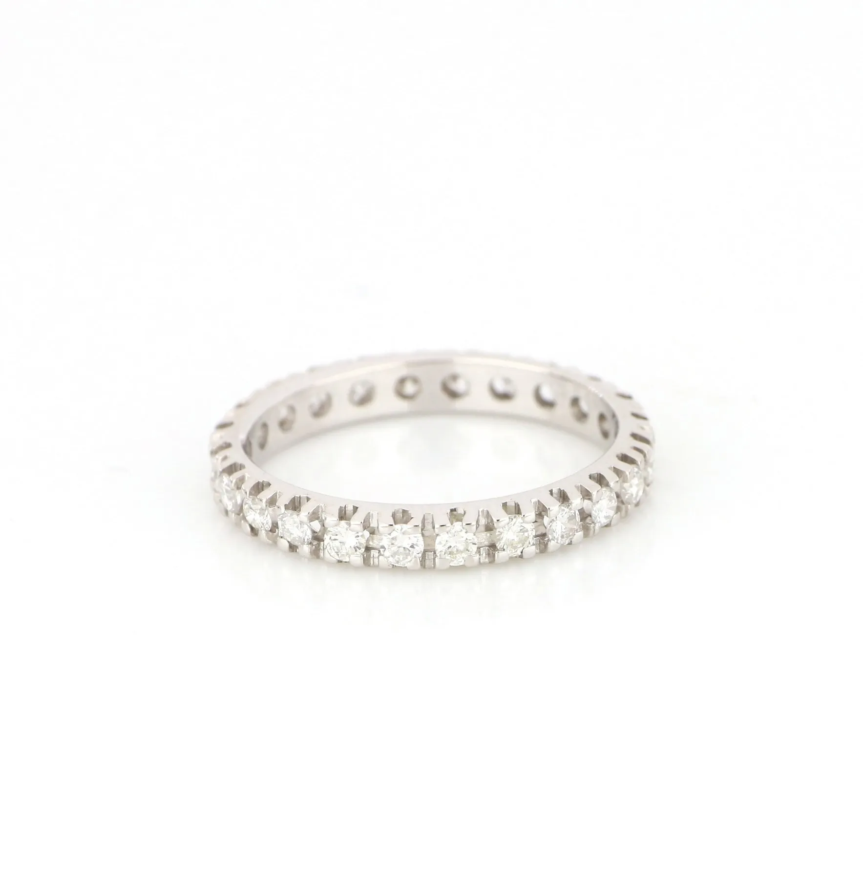 Zlatý prsten eternity s diamanty - 2
