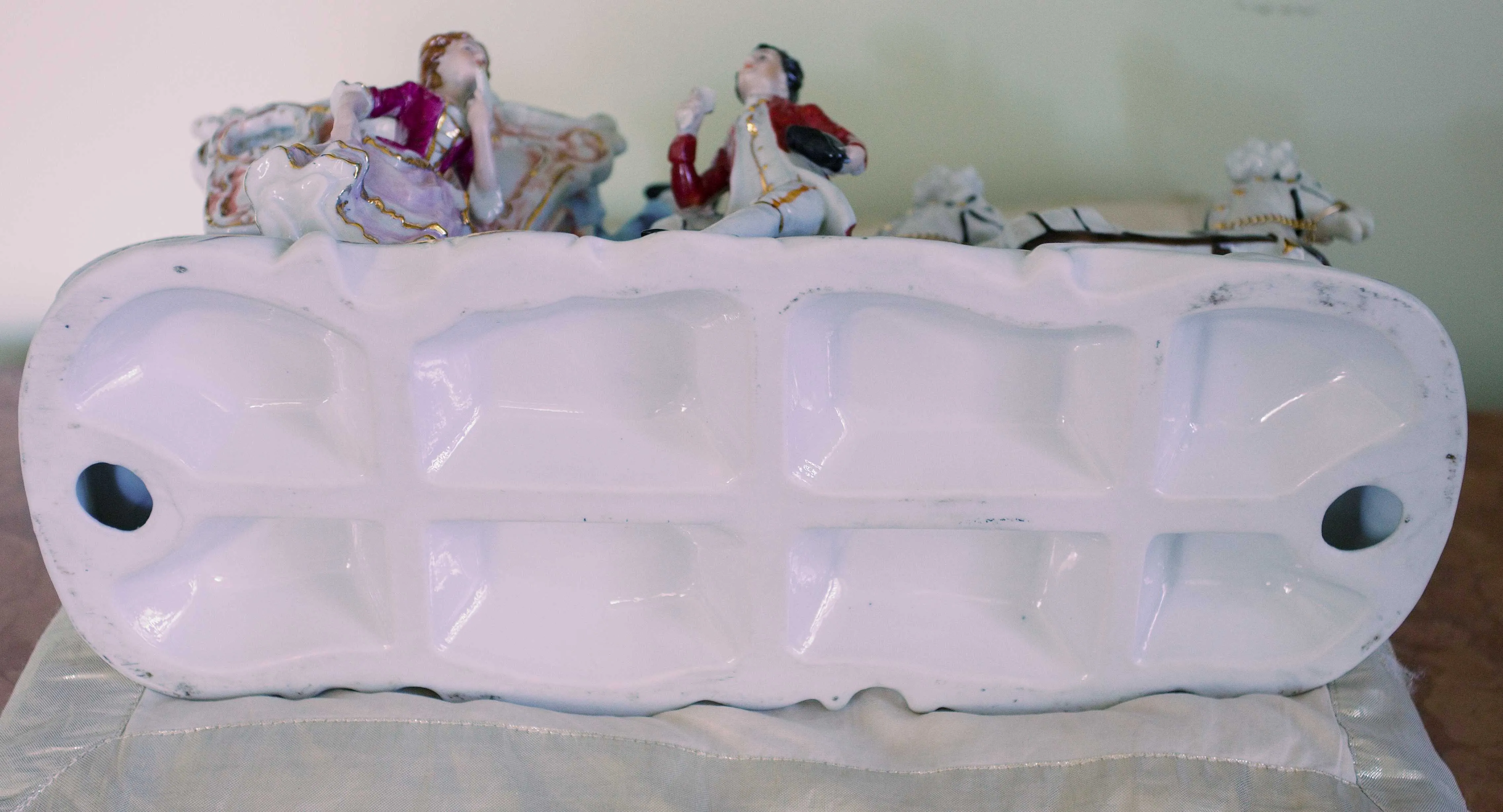 Porcelánový dostavník čtyřspřeží - 12