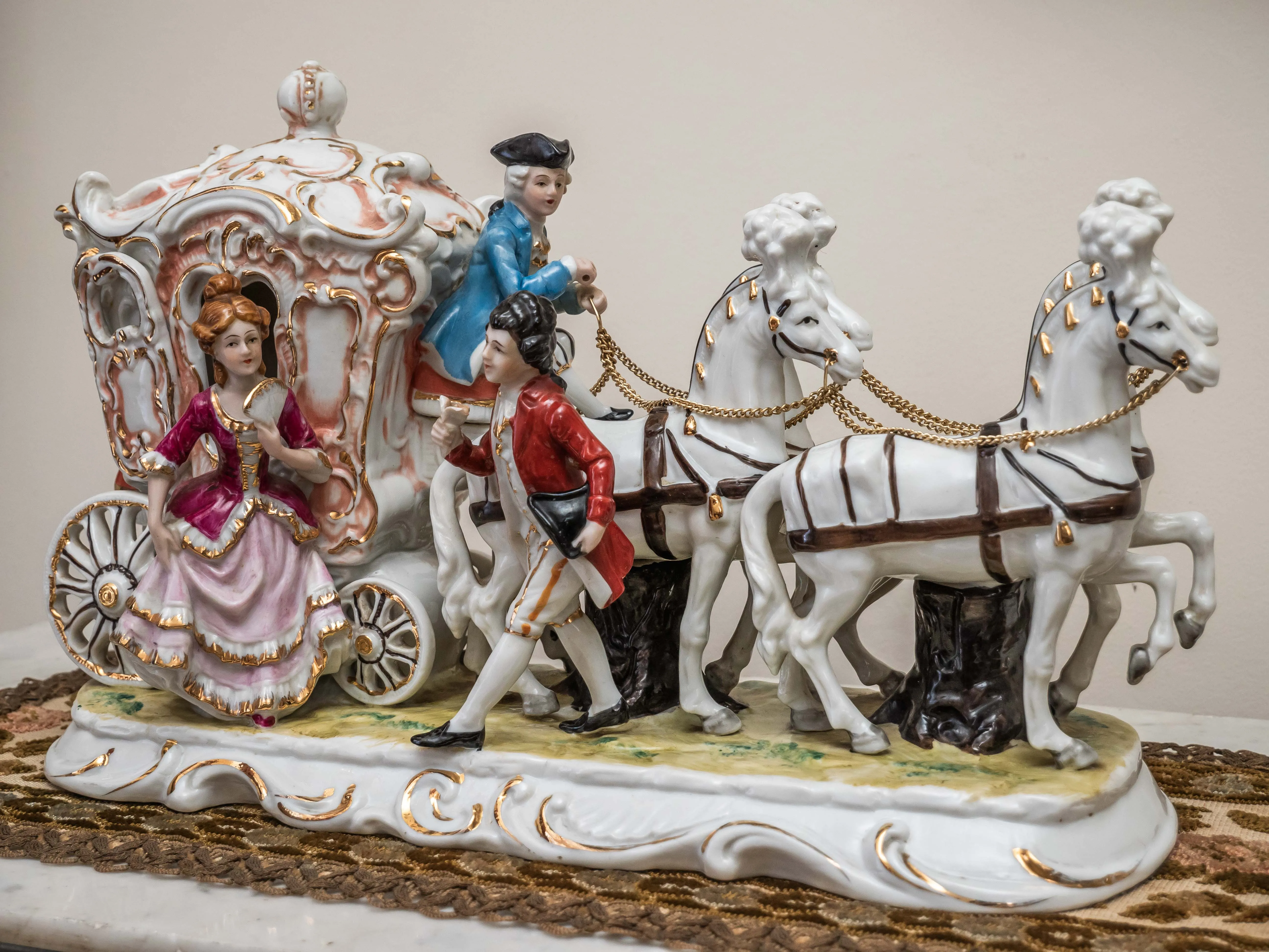 Porcelánový dostavník čtyřspřeží - 13