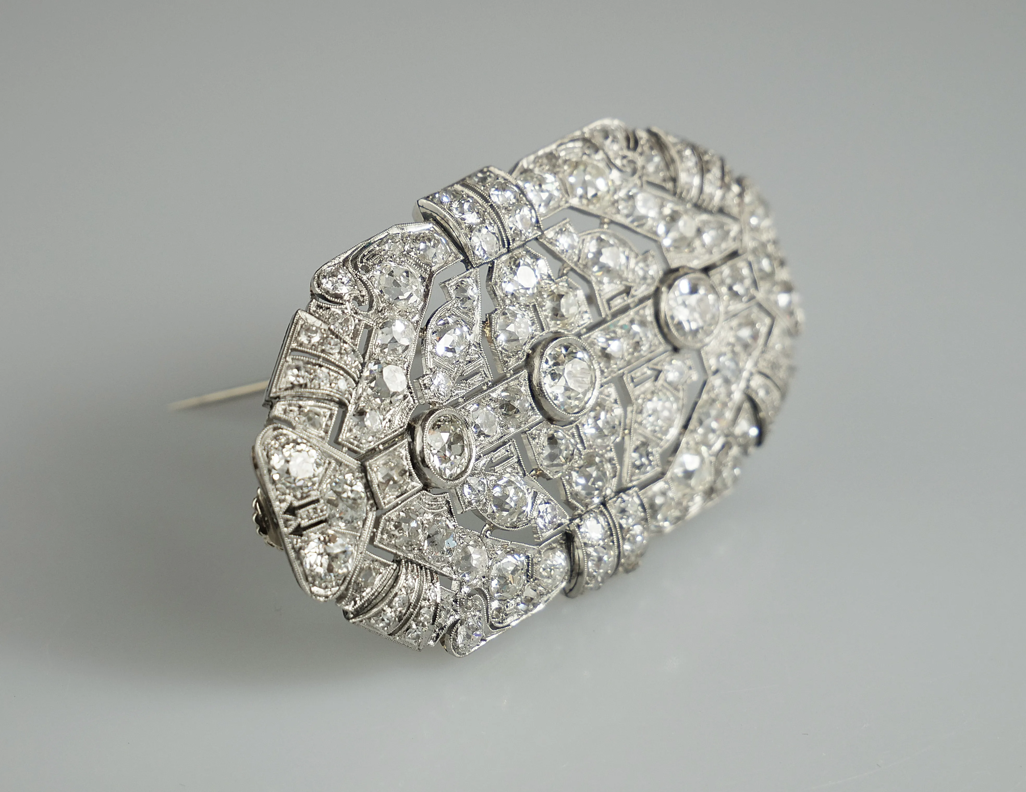 Platinová art-deco brož s diamanty - 3