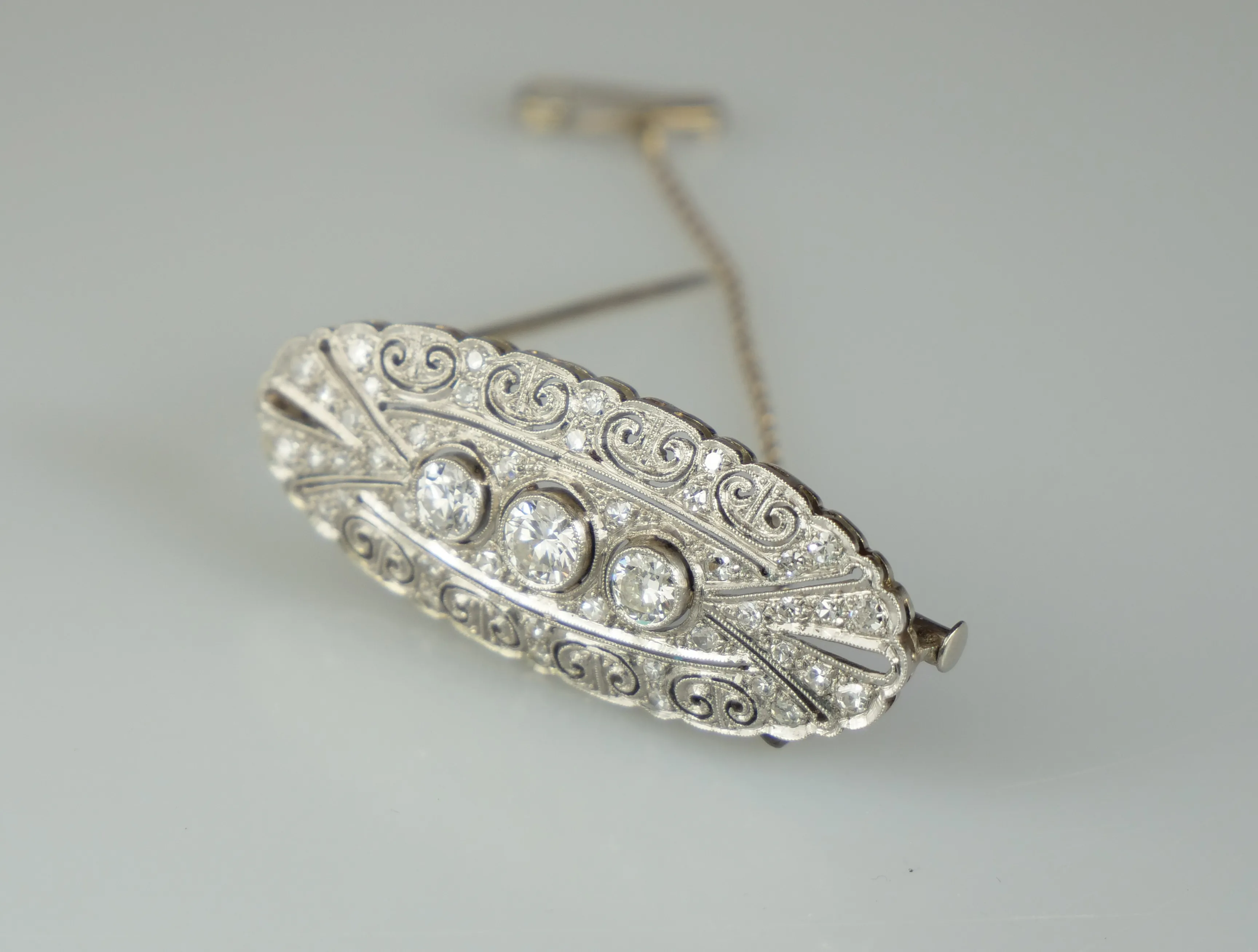 Platinová art-deco brož s diamanty - 4