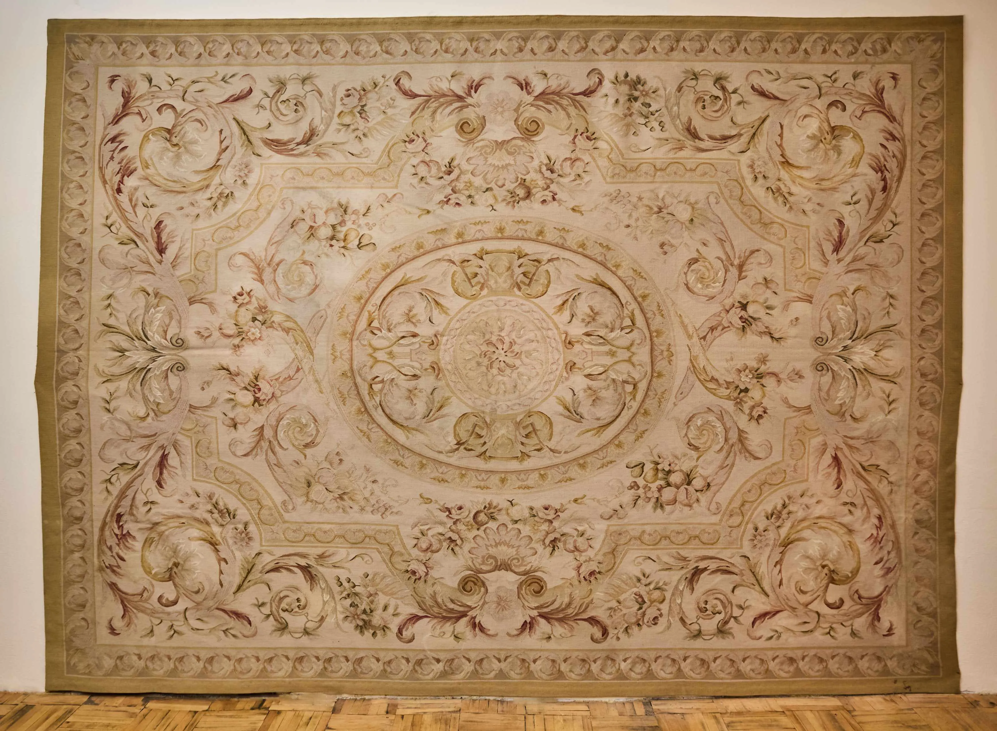 Velká tapiserie z Aubussonu 373 X 272 cm Savonnerie