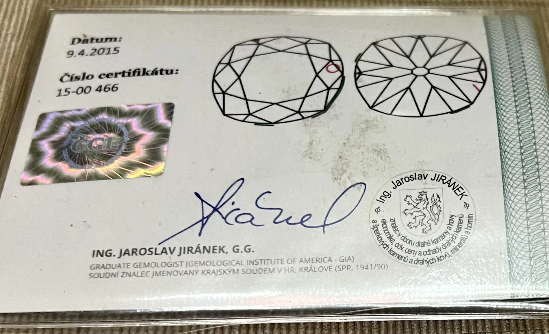 Volný diamant – briliantový brus s certifikátem ČGL - 2