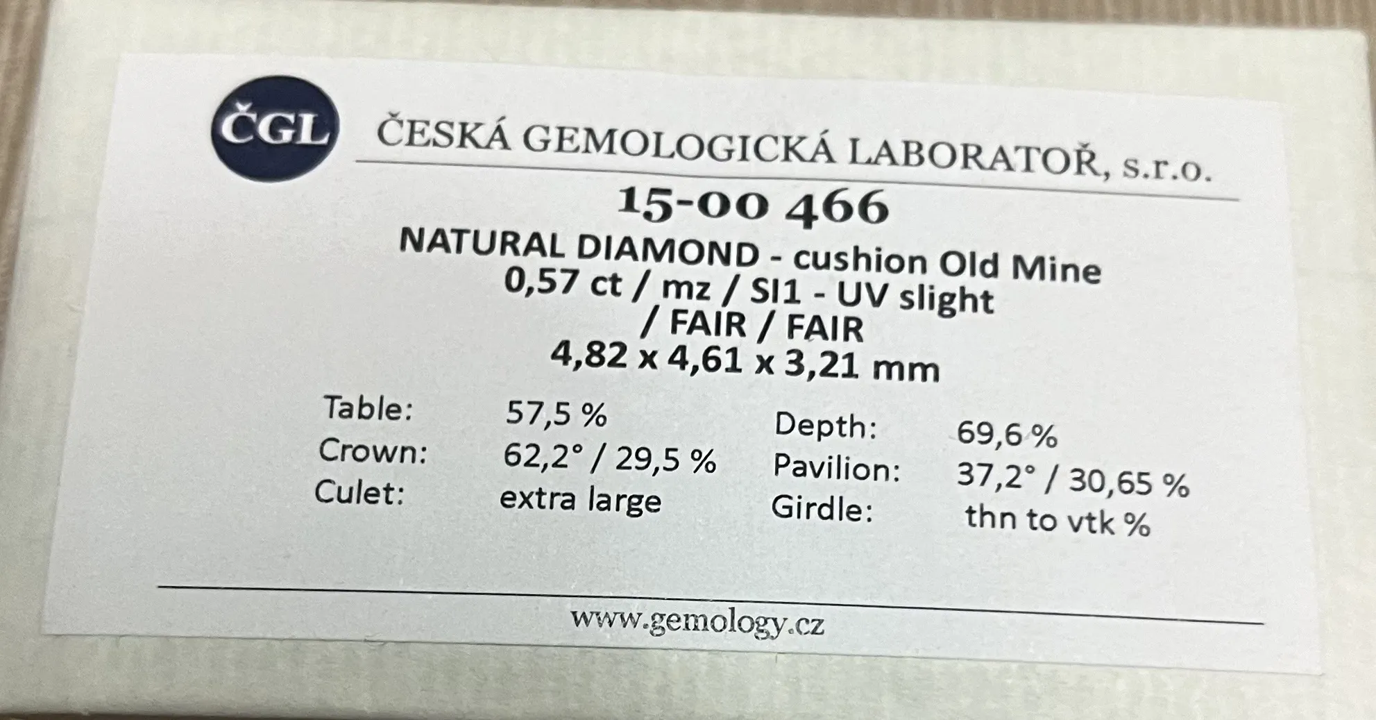 Volný diamant – briliantový brus s certifikátem ČGL - 4