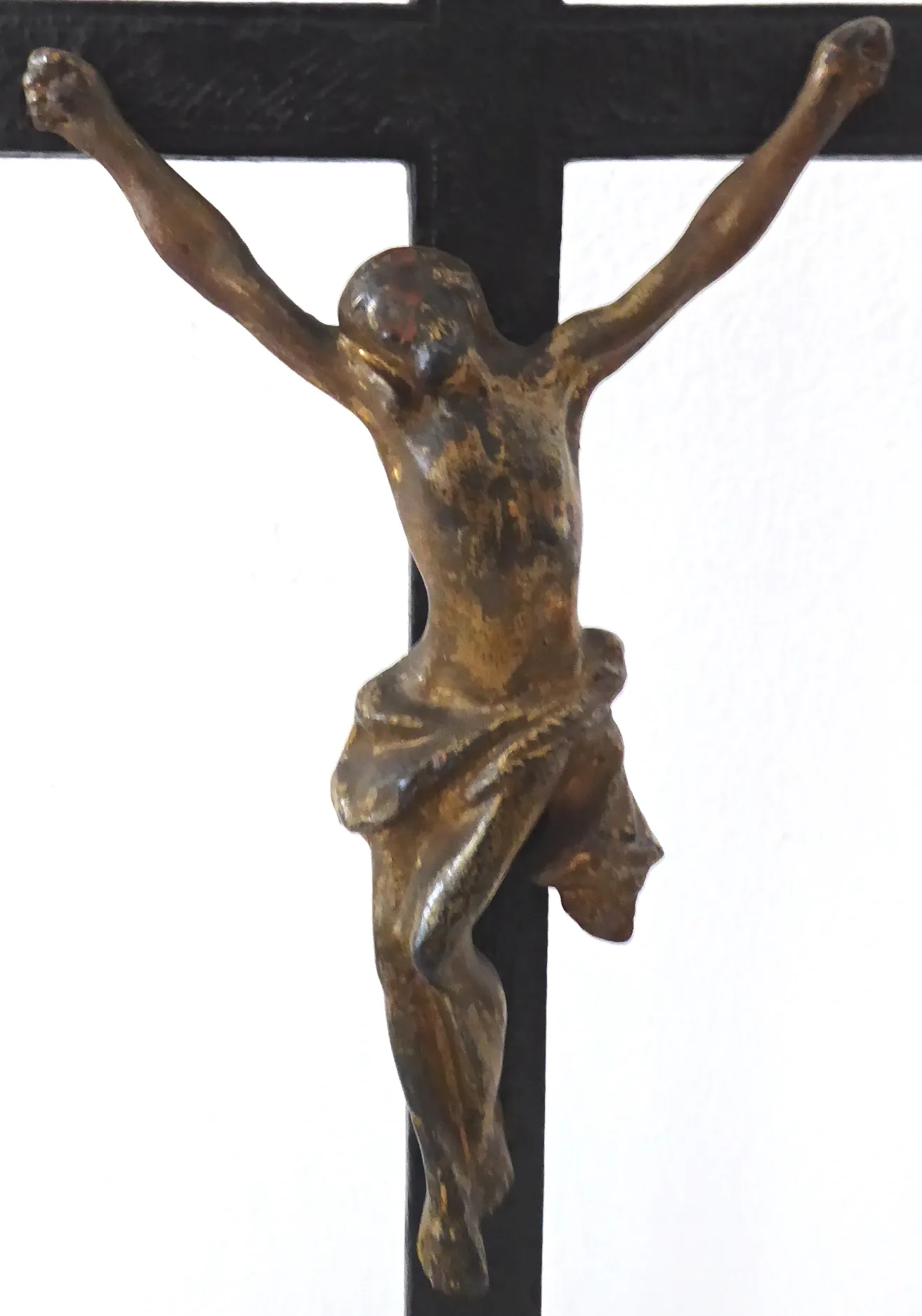 Kristus na kříži s lebkou – litina - 2