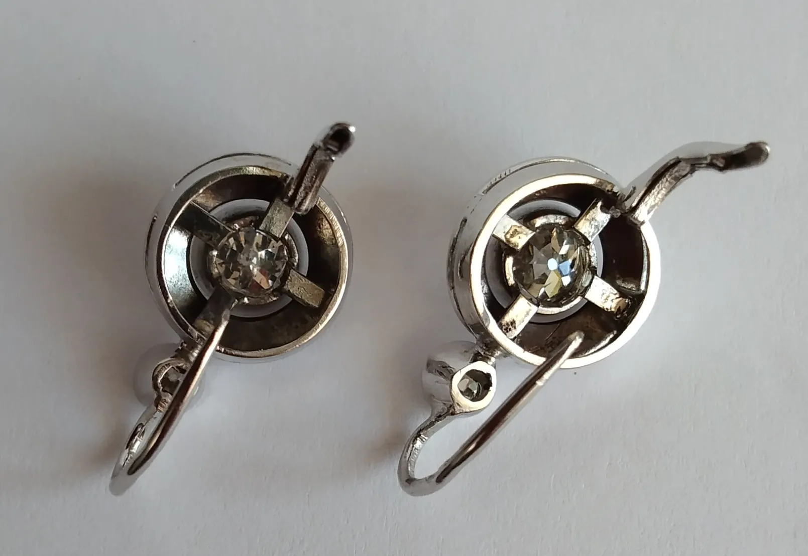 Zlaté náušnice ve stylu art-deco s diamanty - 4