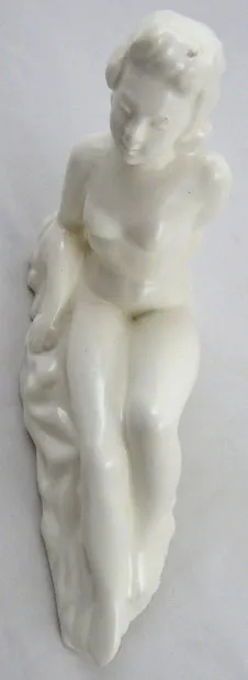 Sedící nahá mladá žena - 3