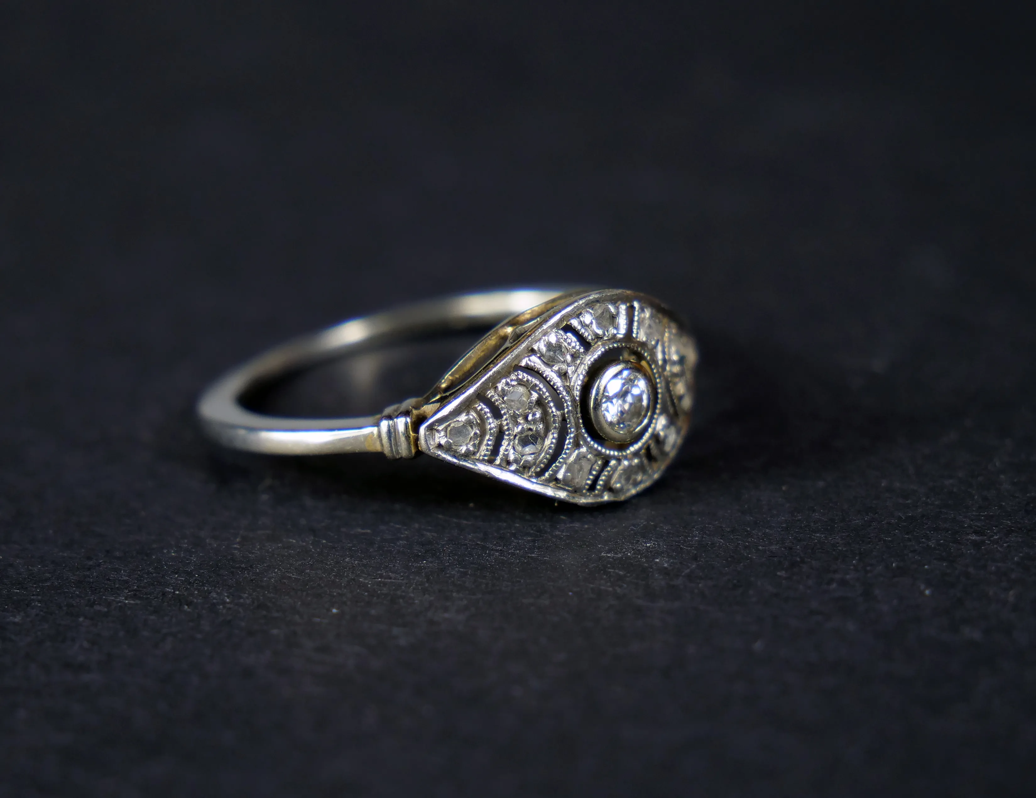 Art deco zlatý prsten s diamanty - 6