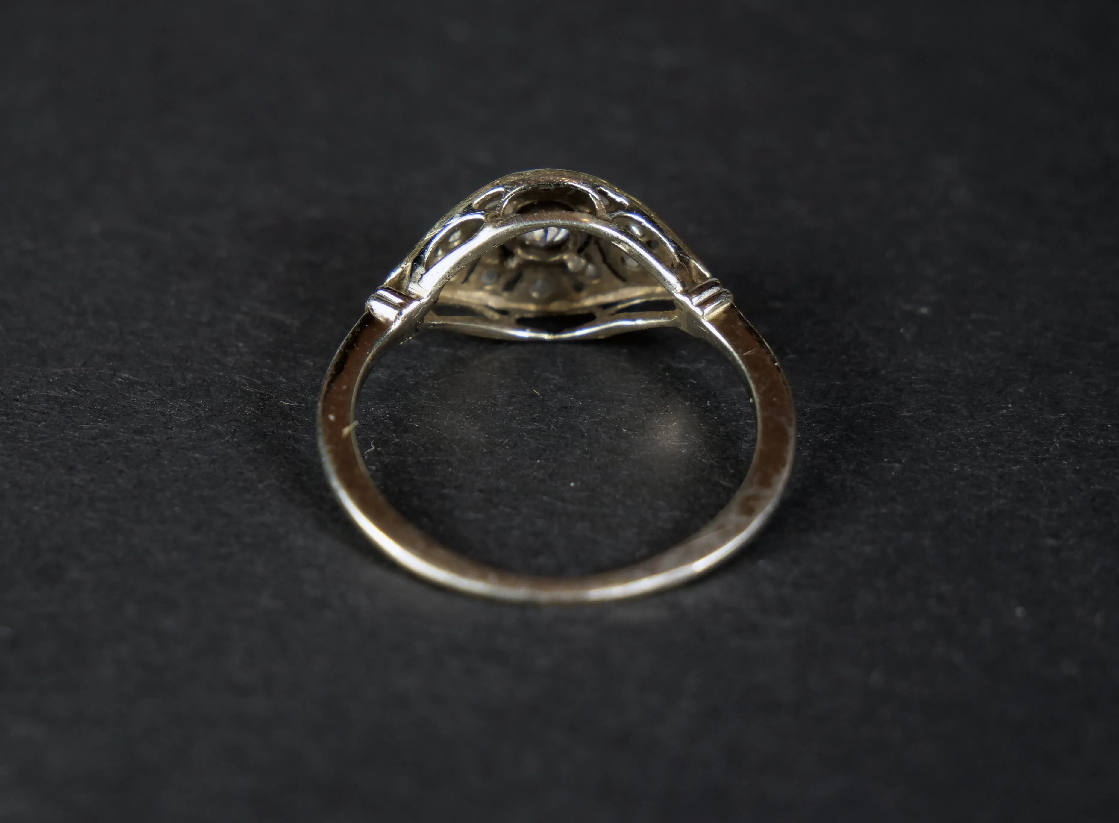Art deco zlatý prsten s diamanty - 7