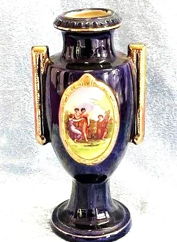 Souprava 3 kusů porcelánu = 2 kusy váza + 1 kus žardiniéra motiv Tři grácie - 2