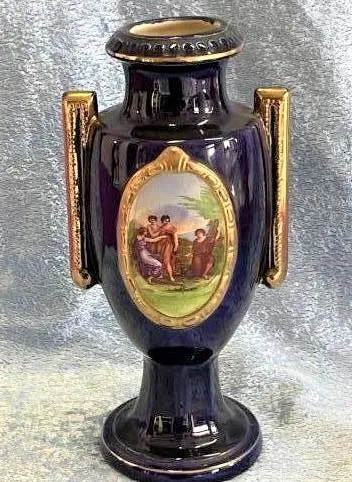 Souprava 3 kusů porcelánu = 2 kusy váza + 1 kus žardiniéra motiv Tři grácie - 4