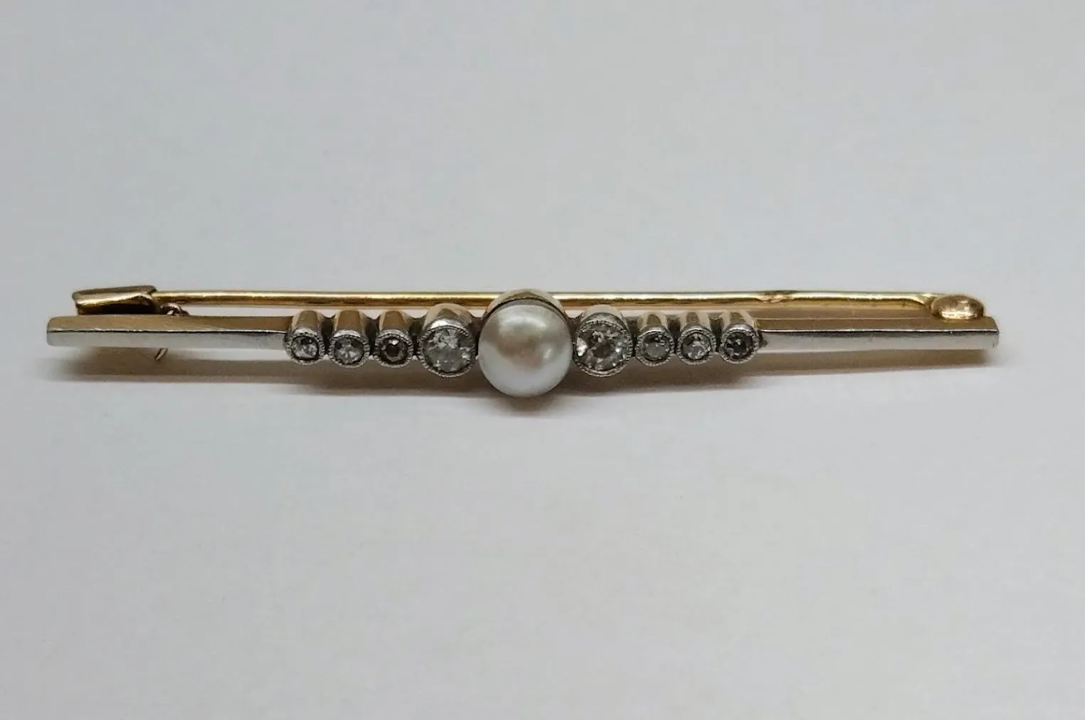 Zlatá art-deco brož s diamanty a perlou
